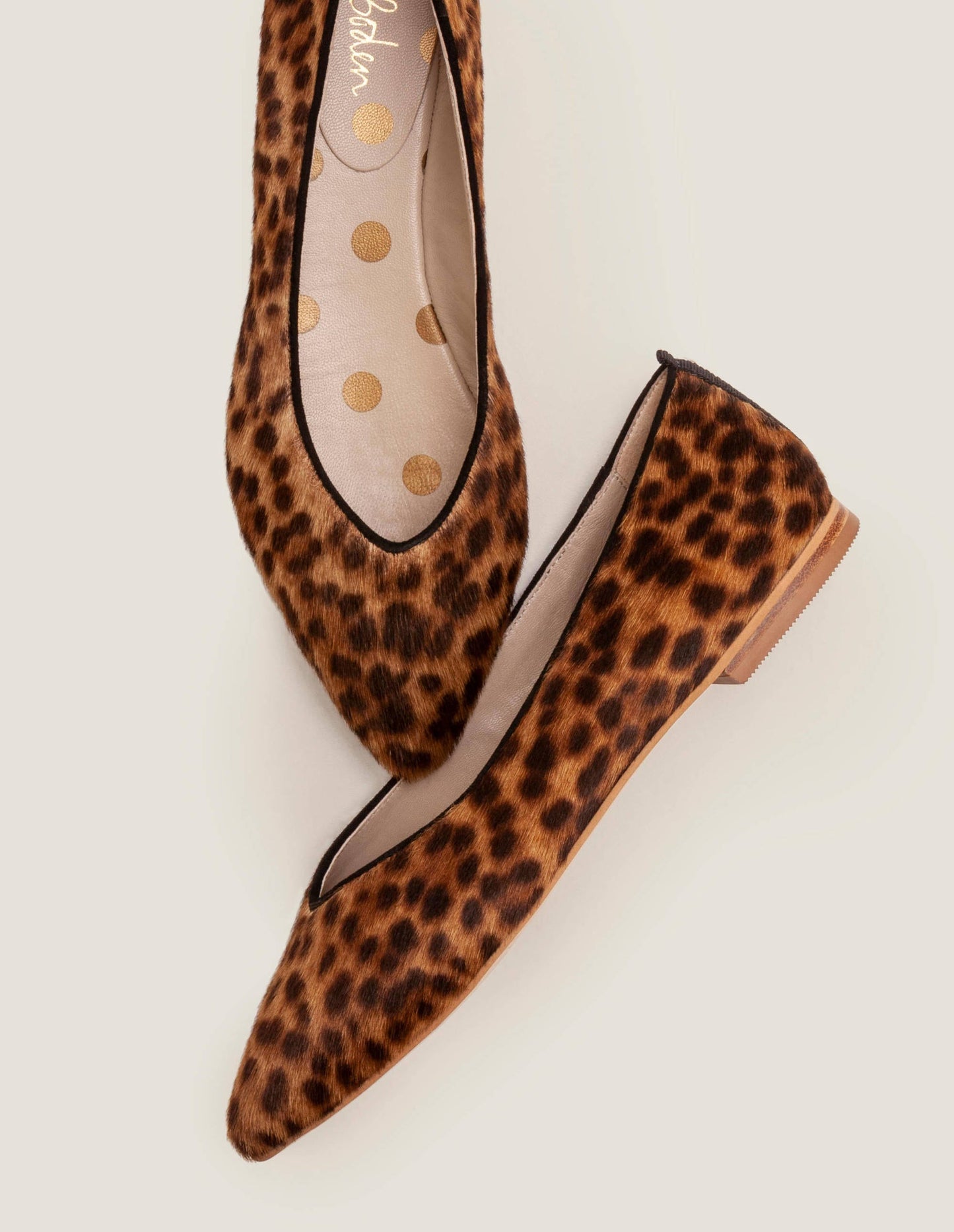 Julia Flache Pumps mit spitzer Zehenpartie-Hellbraun, Leopardenmuster