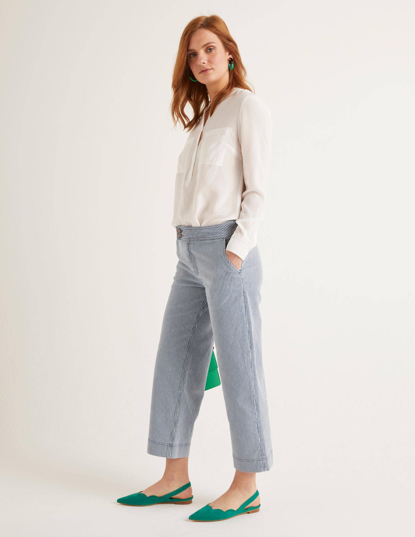 Verkürzte Jeans mit weitem Bein-Feine Streifen