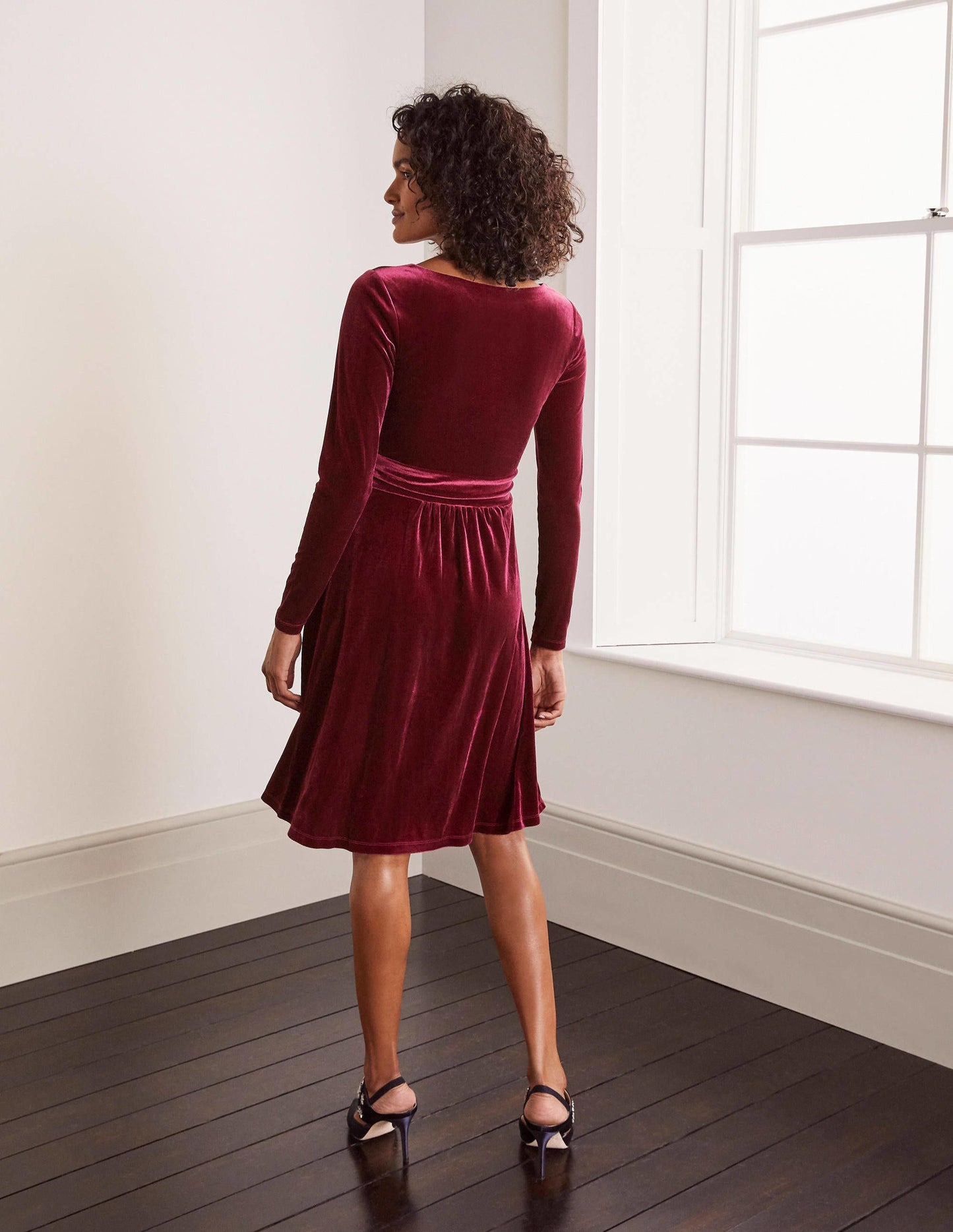 Abigail Samtkleid-Rubinrot