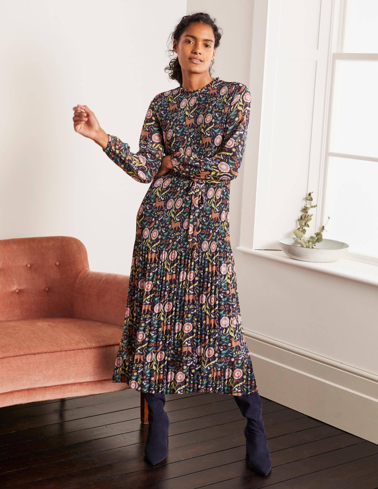 Nell Plissiertes Kleid-Navy/Bunt, Magischer Garten