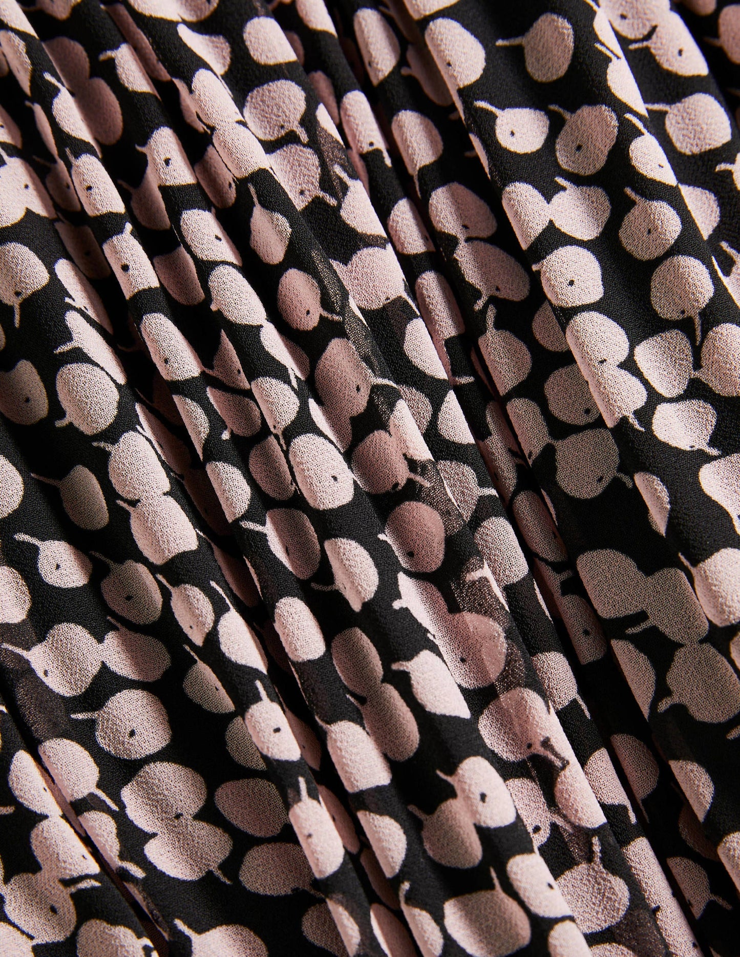 Nell Plissiertes Kleid-Schwarz/Milchshake, Blüten
