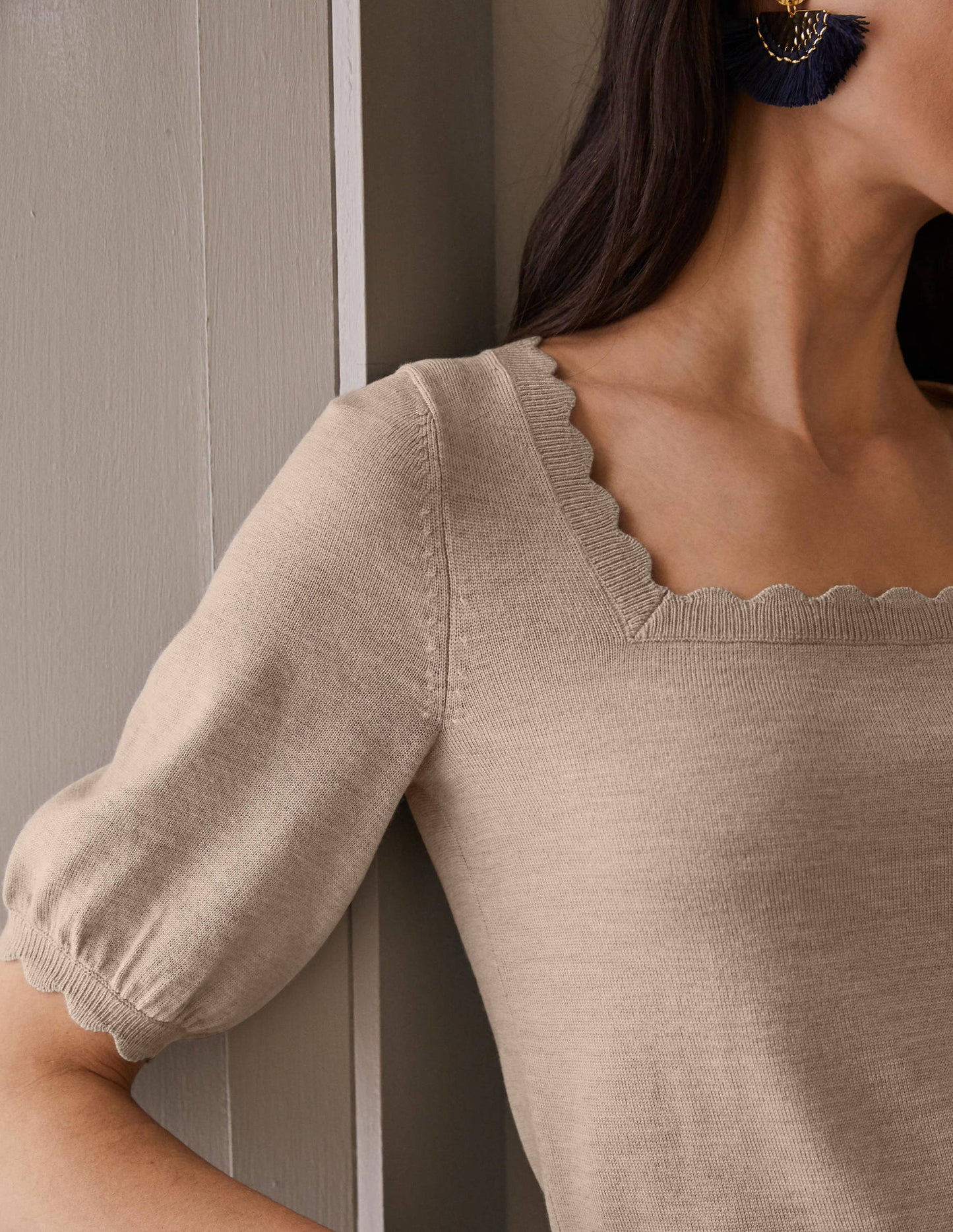 Strickoberteil aus Merinowolle mit Muschelausschnitt-Nerzbraun Melange