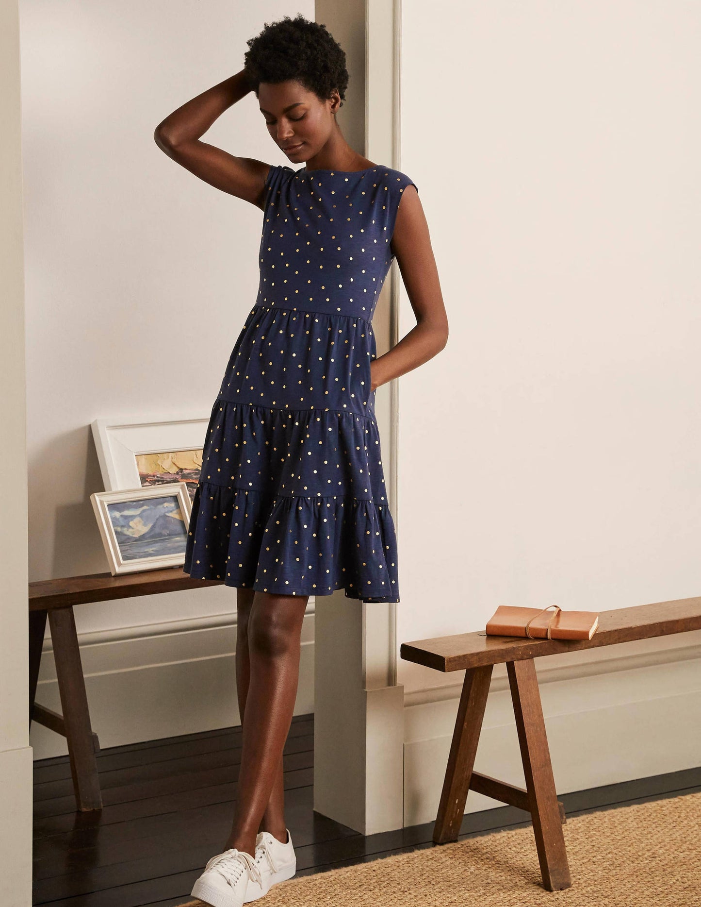 Romaine Stufenkleid aus Jersey-Navy/Gold, Polka-Tupfen