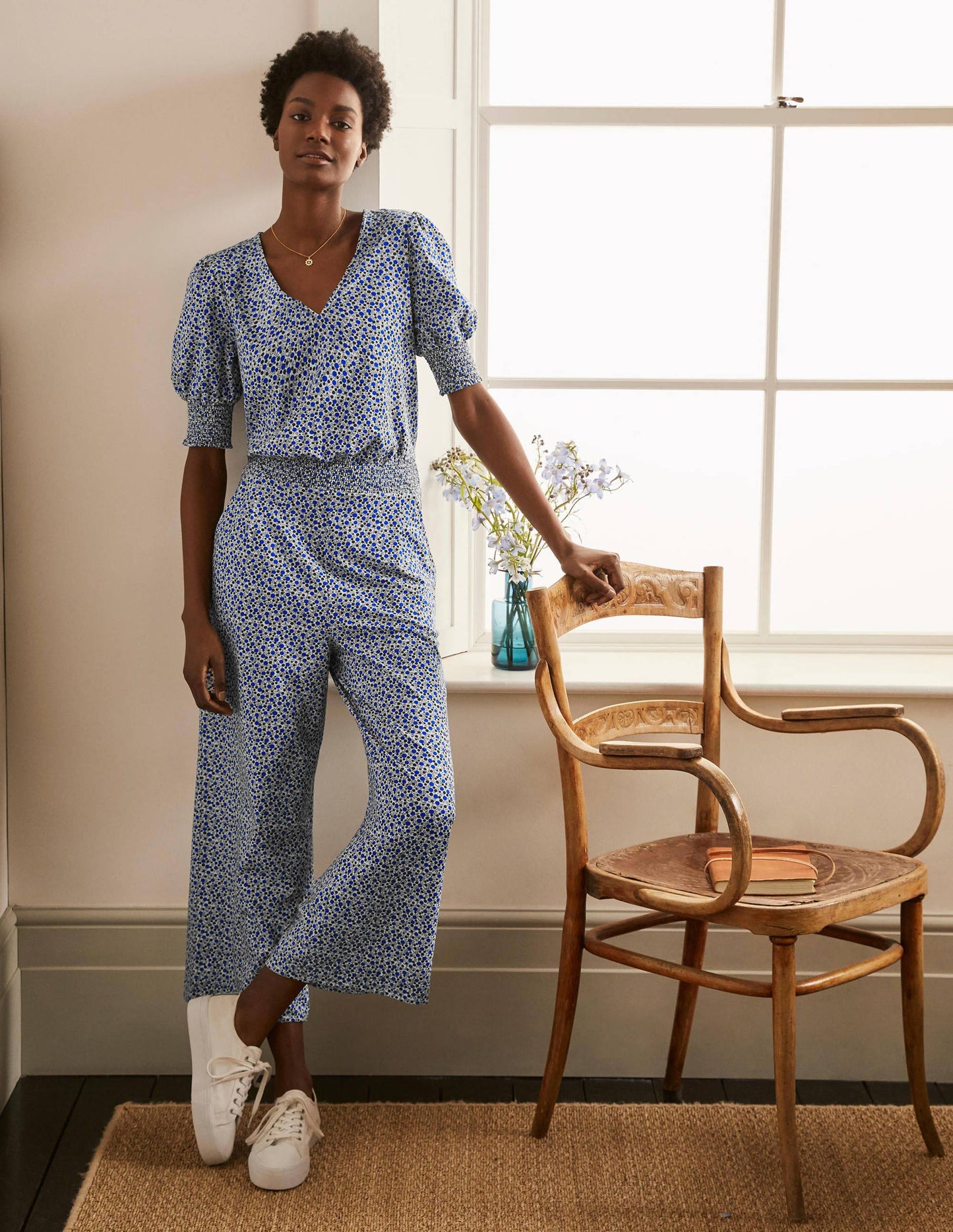 Jumpsuit mit Blousonärmeln-Naturweiß, Getupftes Wiesenmuster