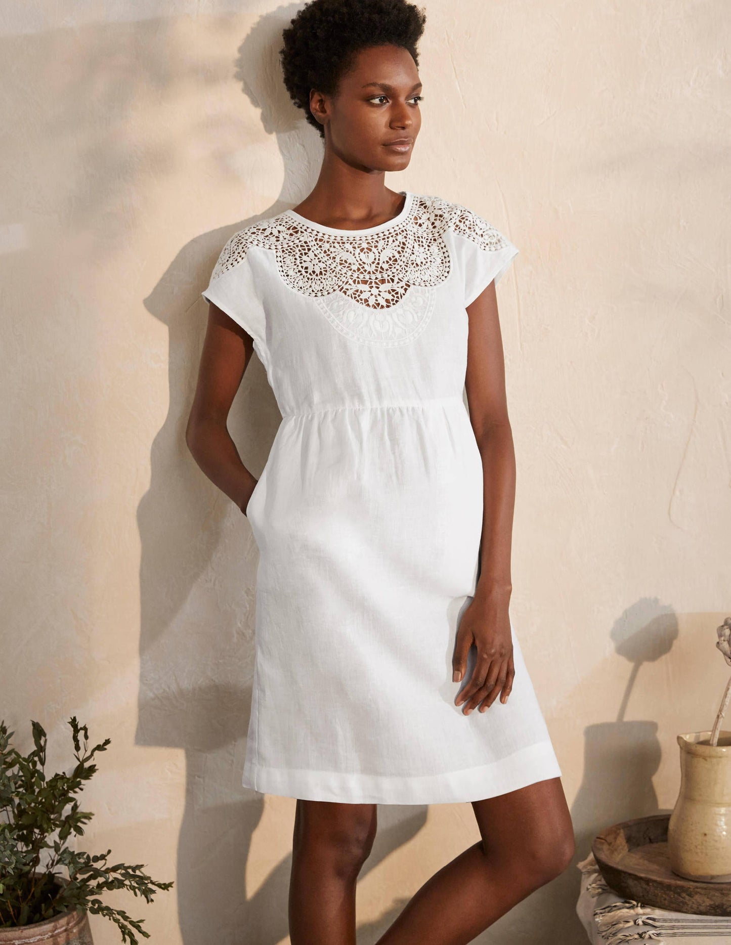 Fleur Leinenkleid mit Stickerei-Weiß