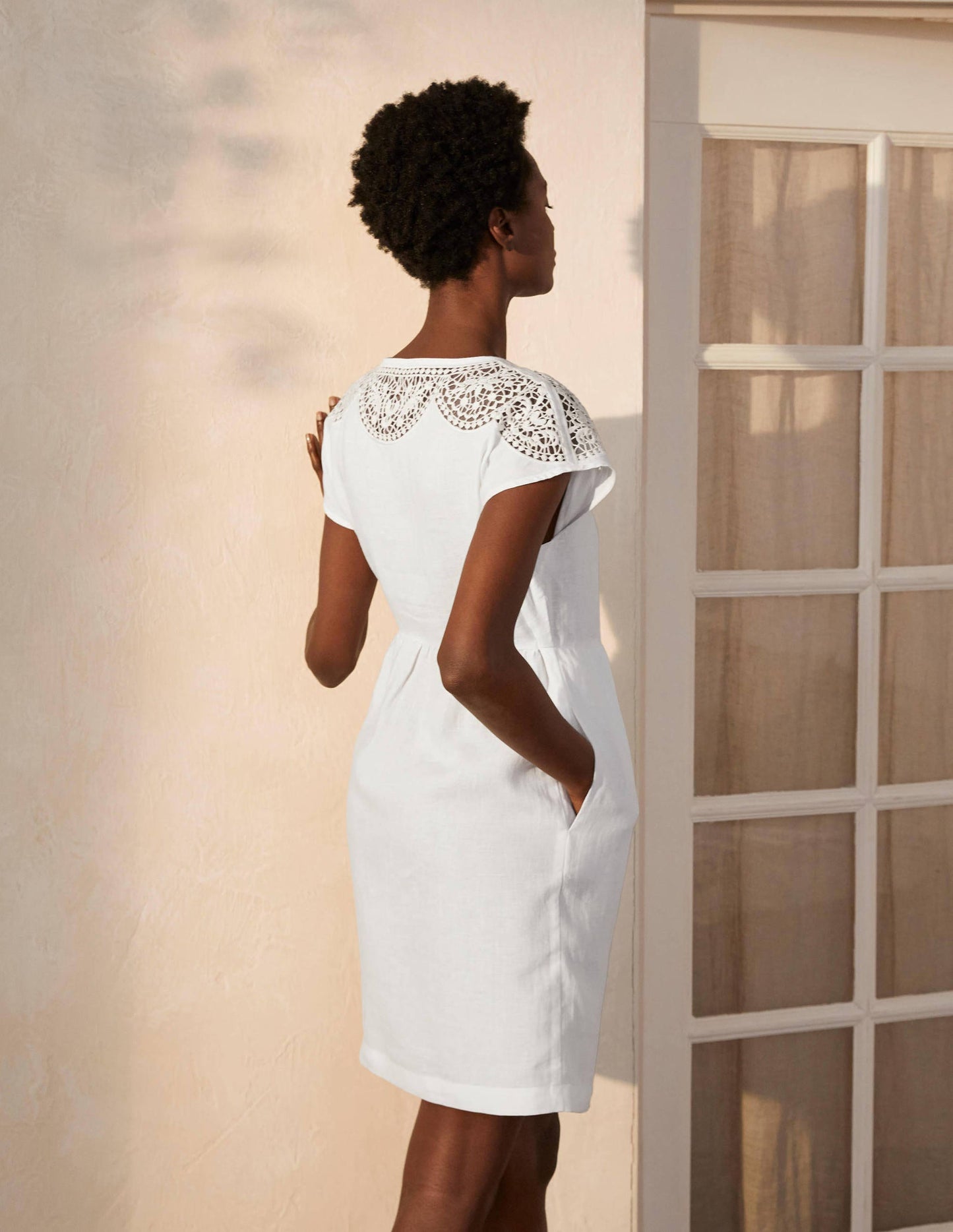 Fleur Leinenkleid mit Stickerei-Weiß