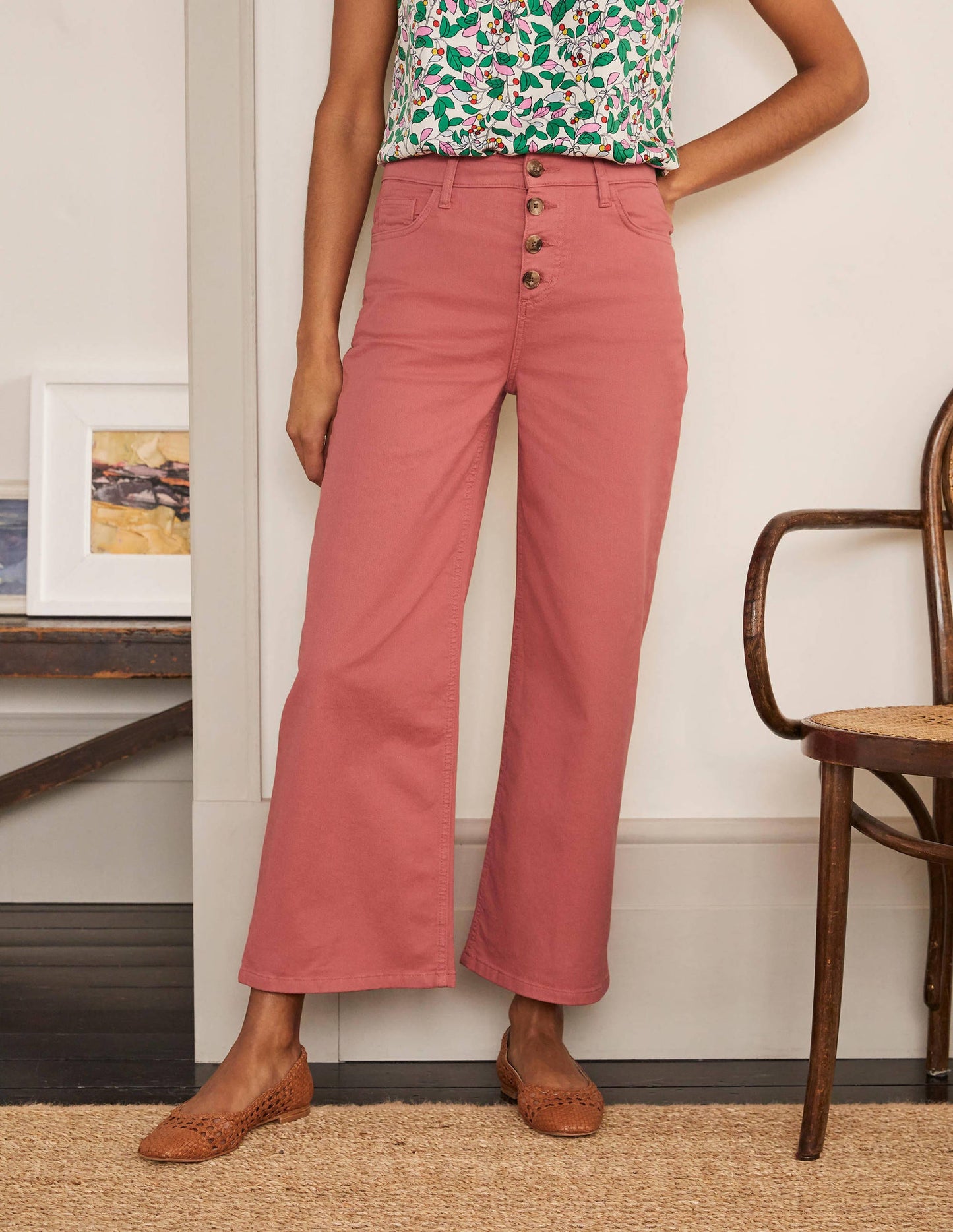 Jeans mit weitem Bein und Hornoptik-Knöpfen-Staubrot