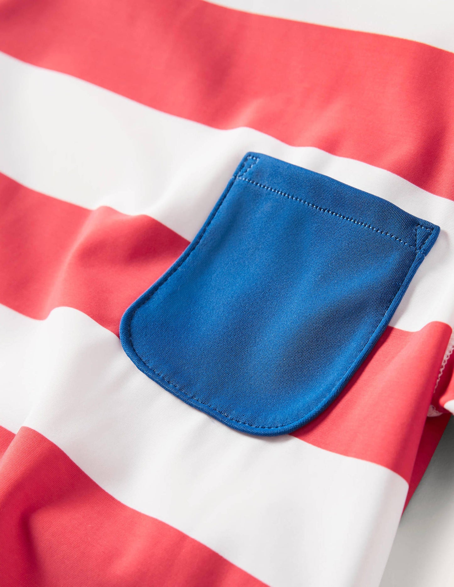 Badeshirt mit kurzen Ärmeln-Marmeladenrot/Naturweiß, Gestreift