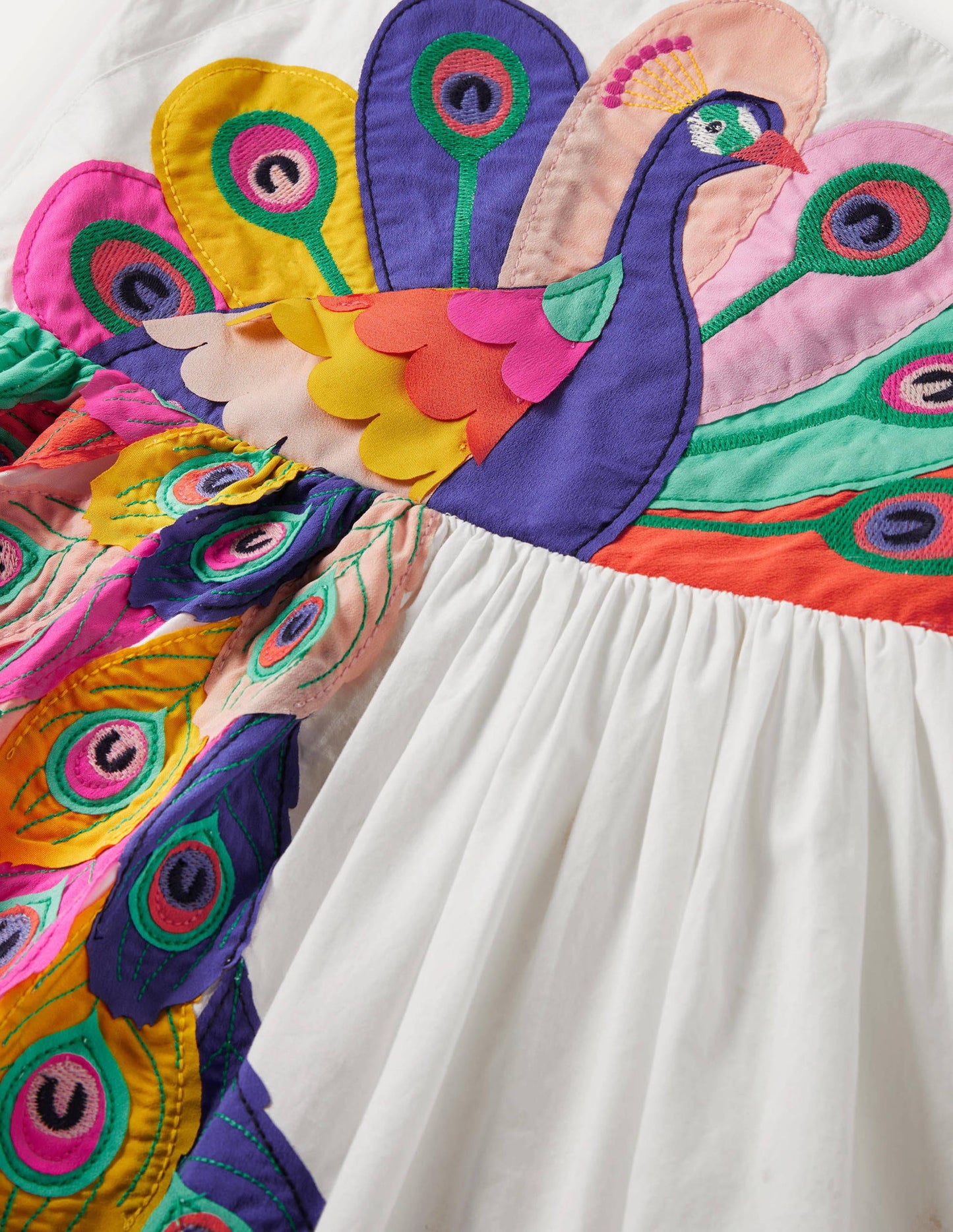 Kleid mit Pfau-Applikation-Naturweiß