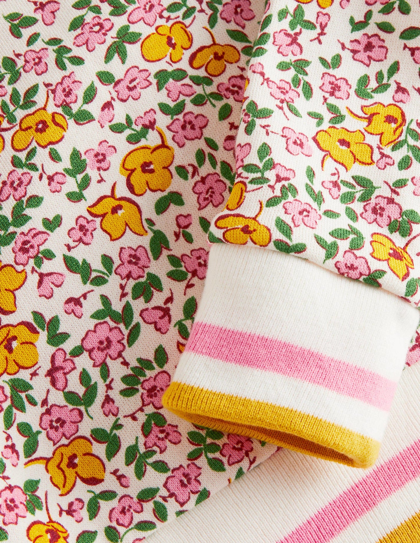 Gemustertes Jersey-Sweatshirt-Vanille, Vintage-Blumenmuster