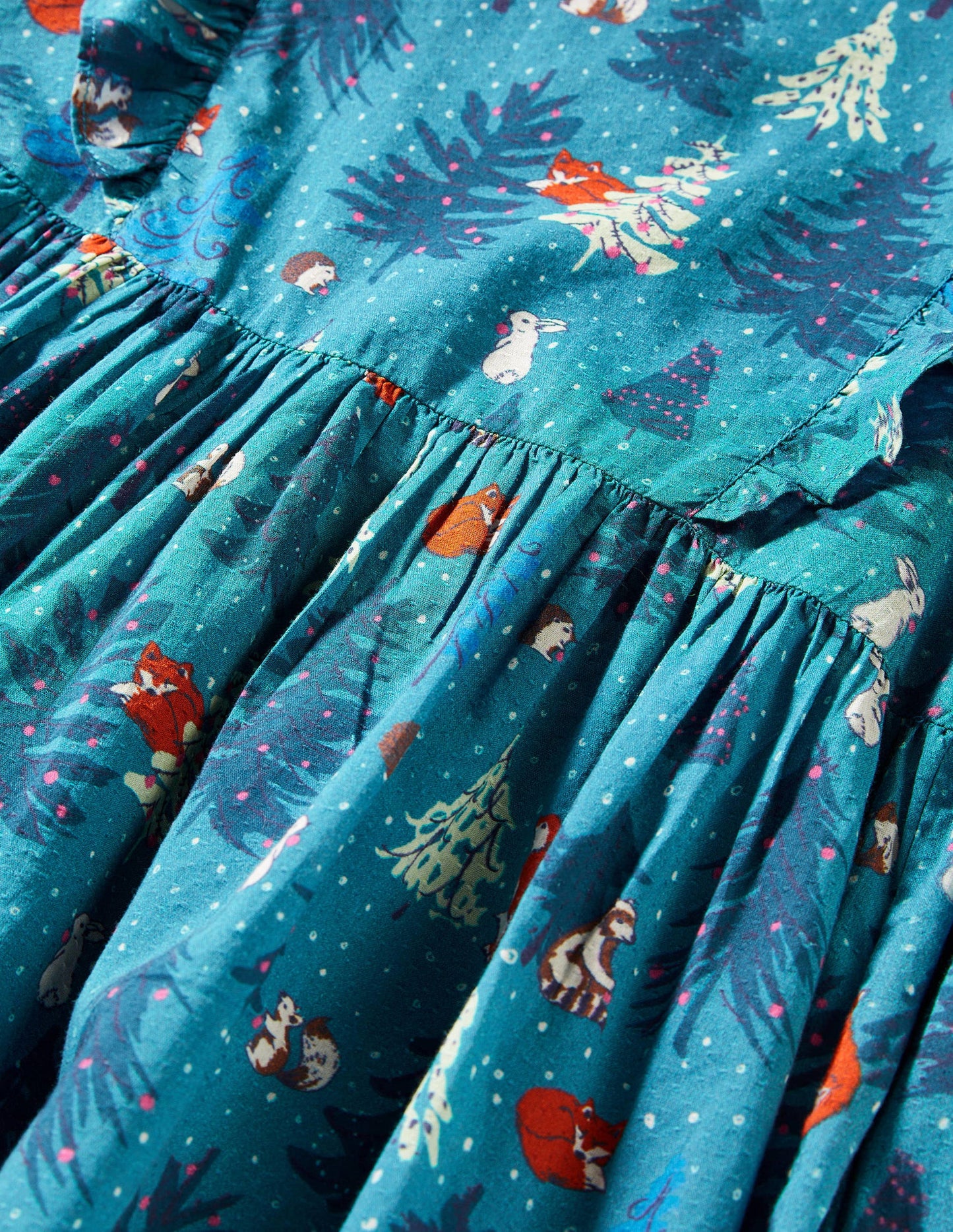 Gestuftes Webkleid mit Rüschen-Winterwald