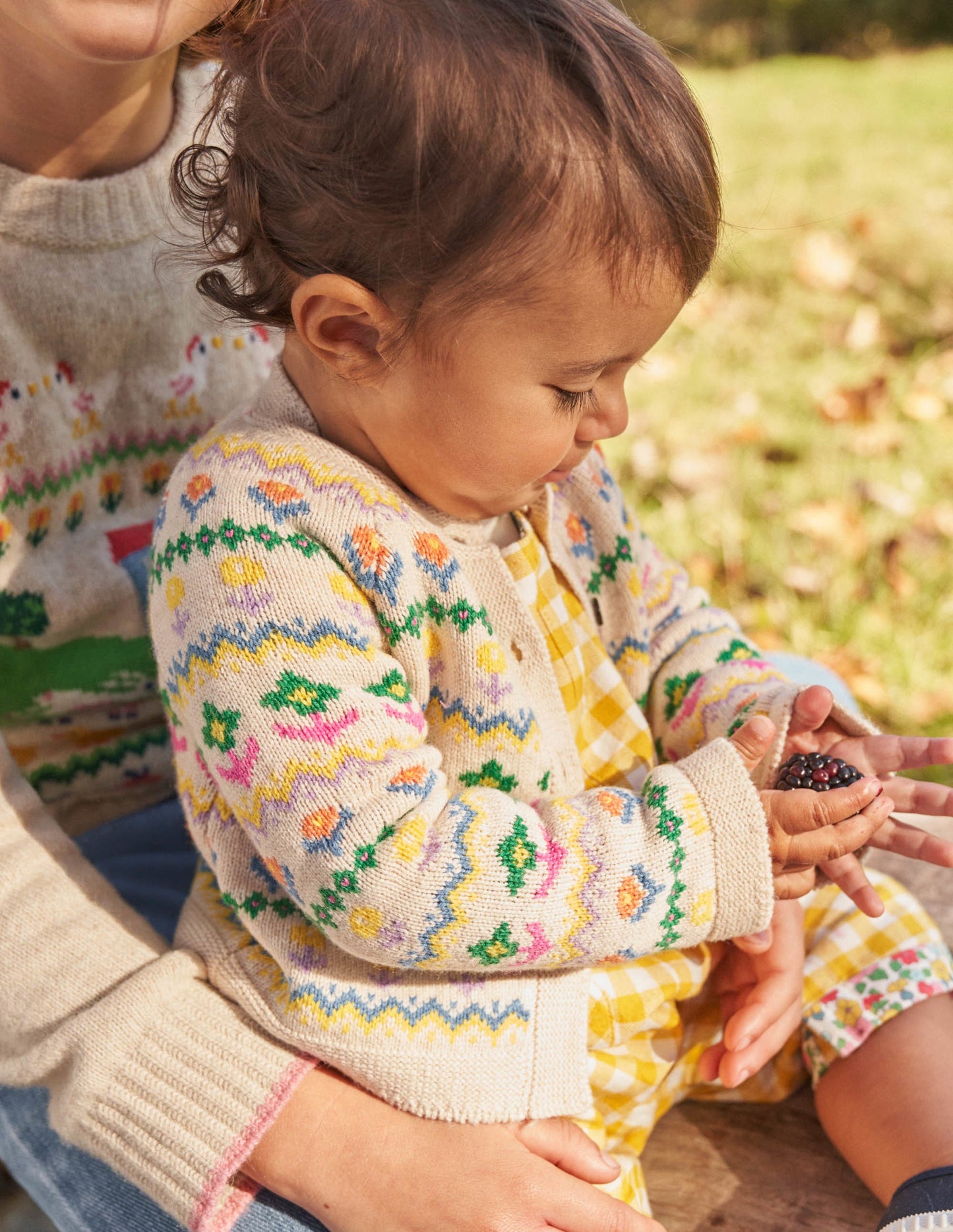 Fair-Isle-Cardigan mit Blumenmuster-Hellbeige Meliert, Bunte Blumen