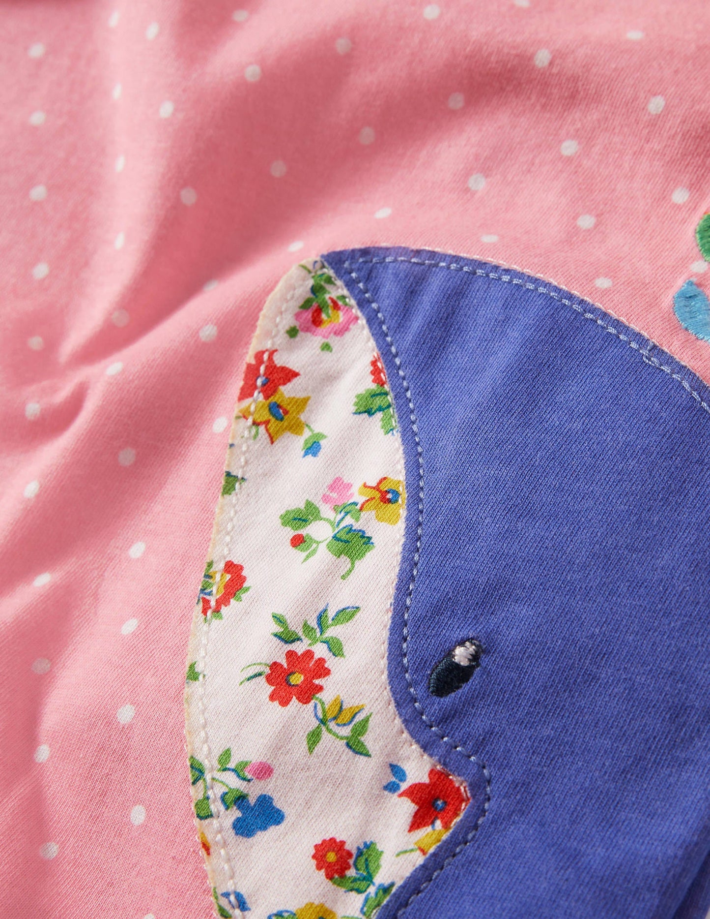 Jerseystrampler mit Applikation-Rosa, Getupft/Wal
