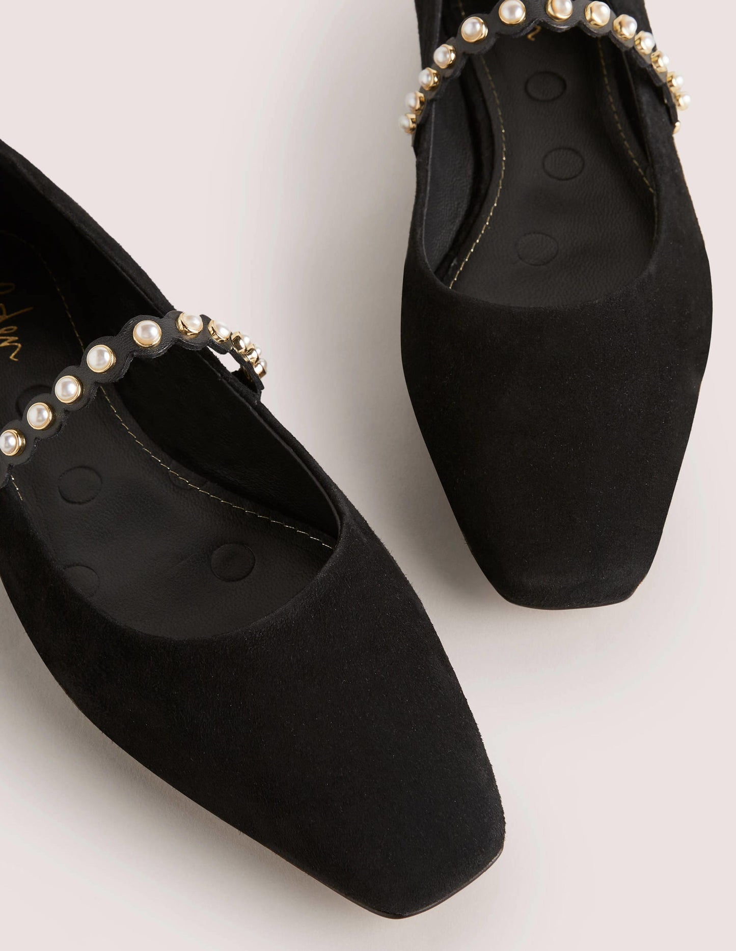 Ballerinas mit Perlenriemen-Schwarz
