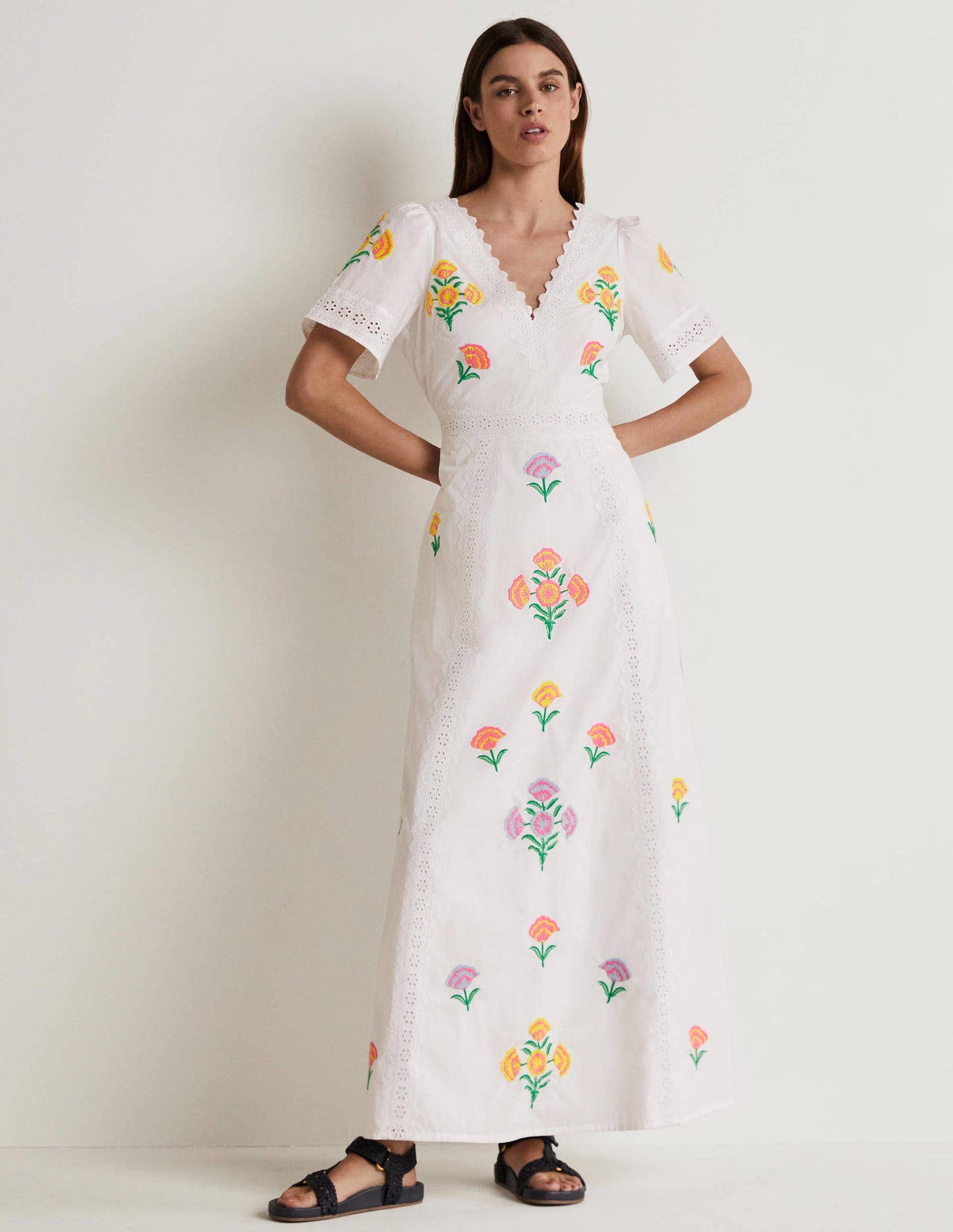 Edith Maxikleid mit Stickerei-Naturweiß