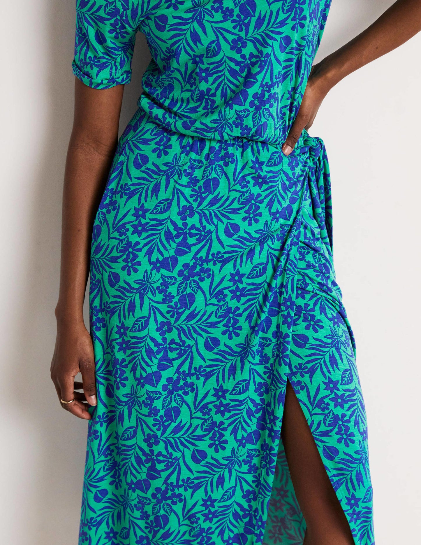 Amanda Jersey-Midikleid-Smaragdgrün, Tropische Blätter