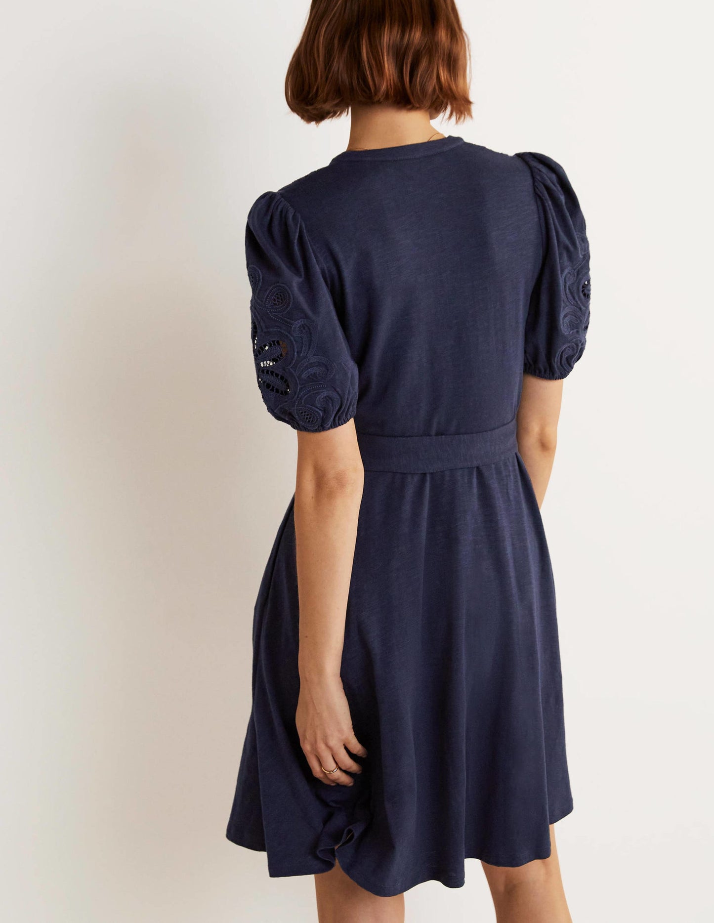 Besticktes Hemdblusenkleid aus Jersey-Marineblau