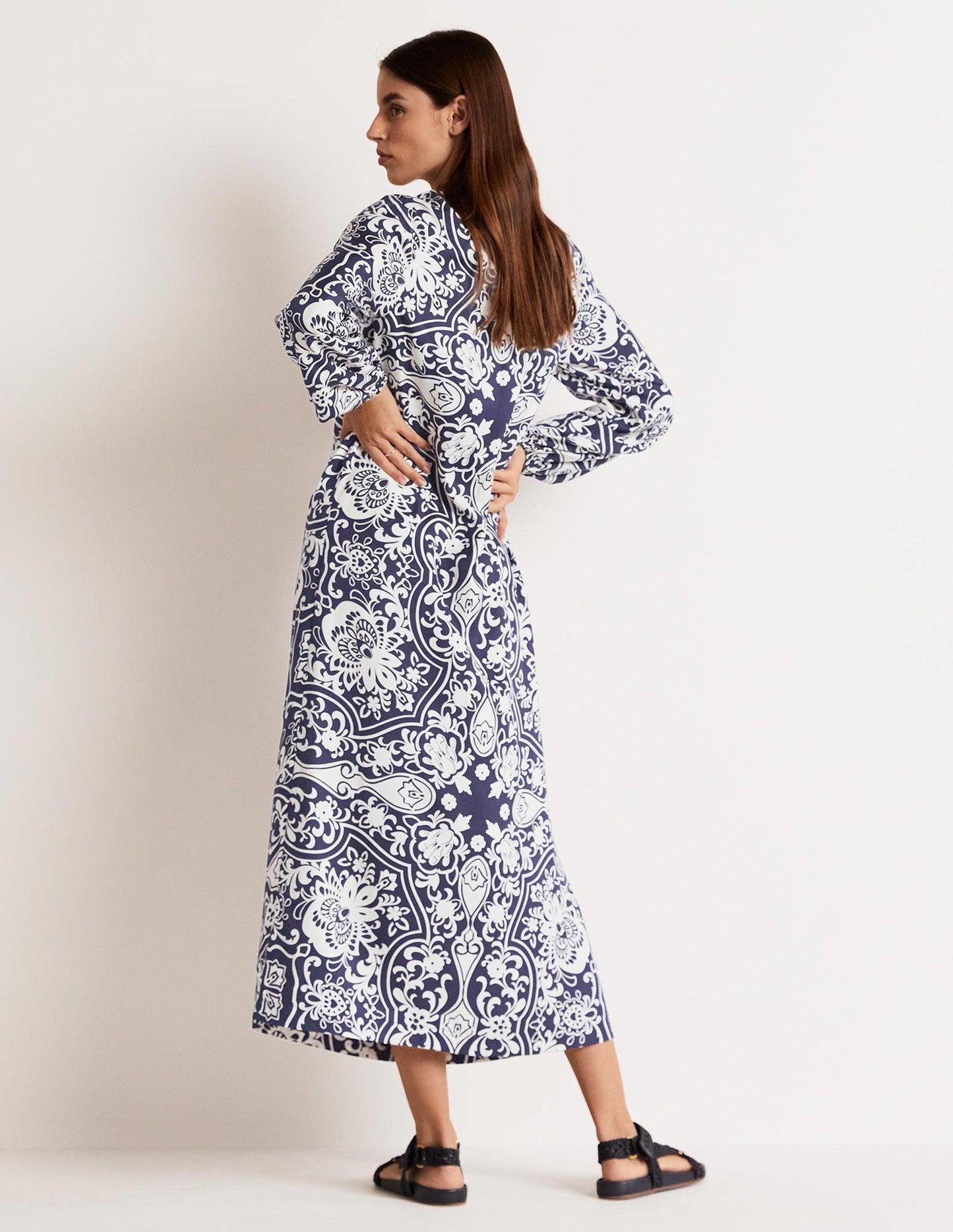 Langärmliges Säulen-Midikleid-Navy, Blütenornamente