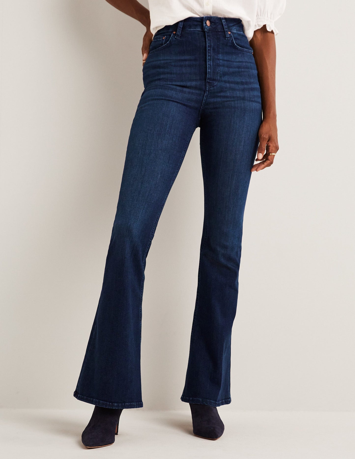 Figurbetonte Jeans mit Schlag und hoher Taille-Dunkles Vintageblau