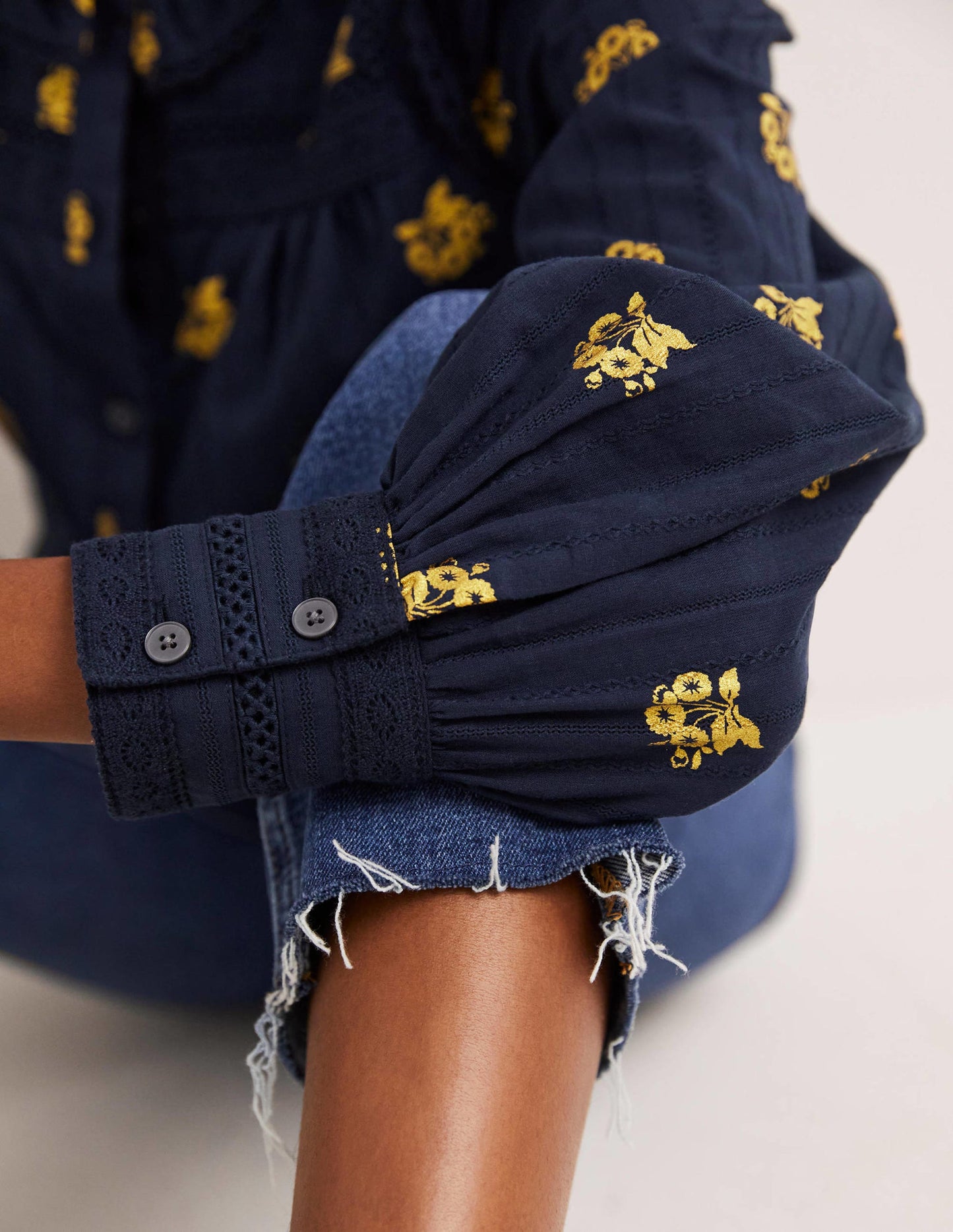 Bluse mit Häkelborte-Navy, Wildes Stiefmütterchen