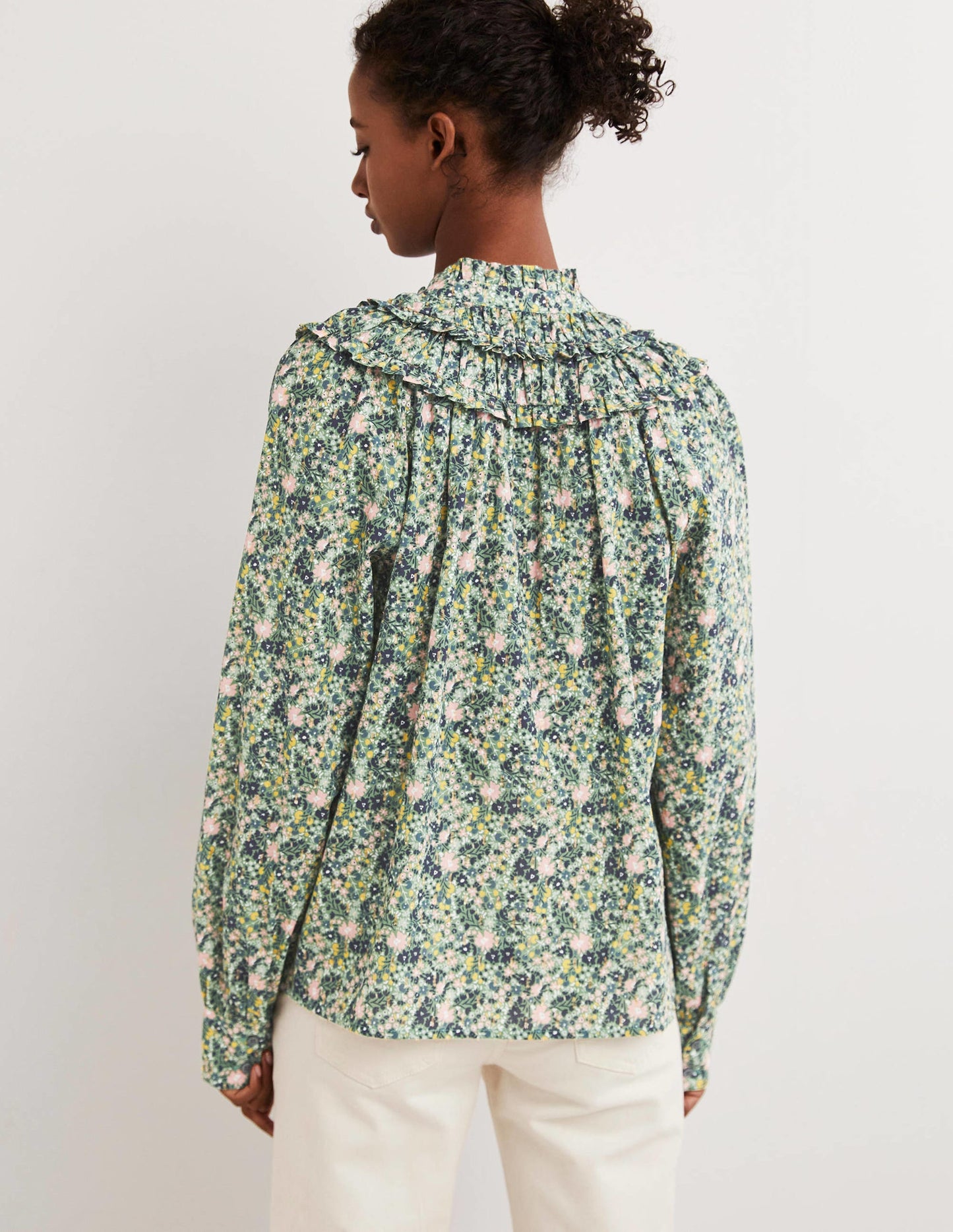 Hemd mit hohem Rüschenkragen-Rosemaringrün, Abstraktes Kleines Blumenmuster