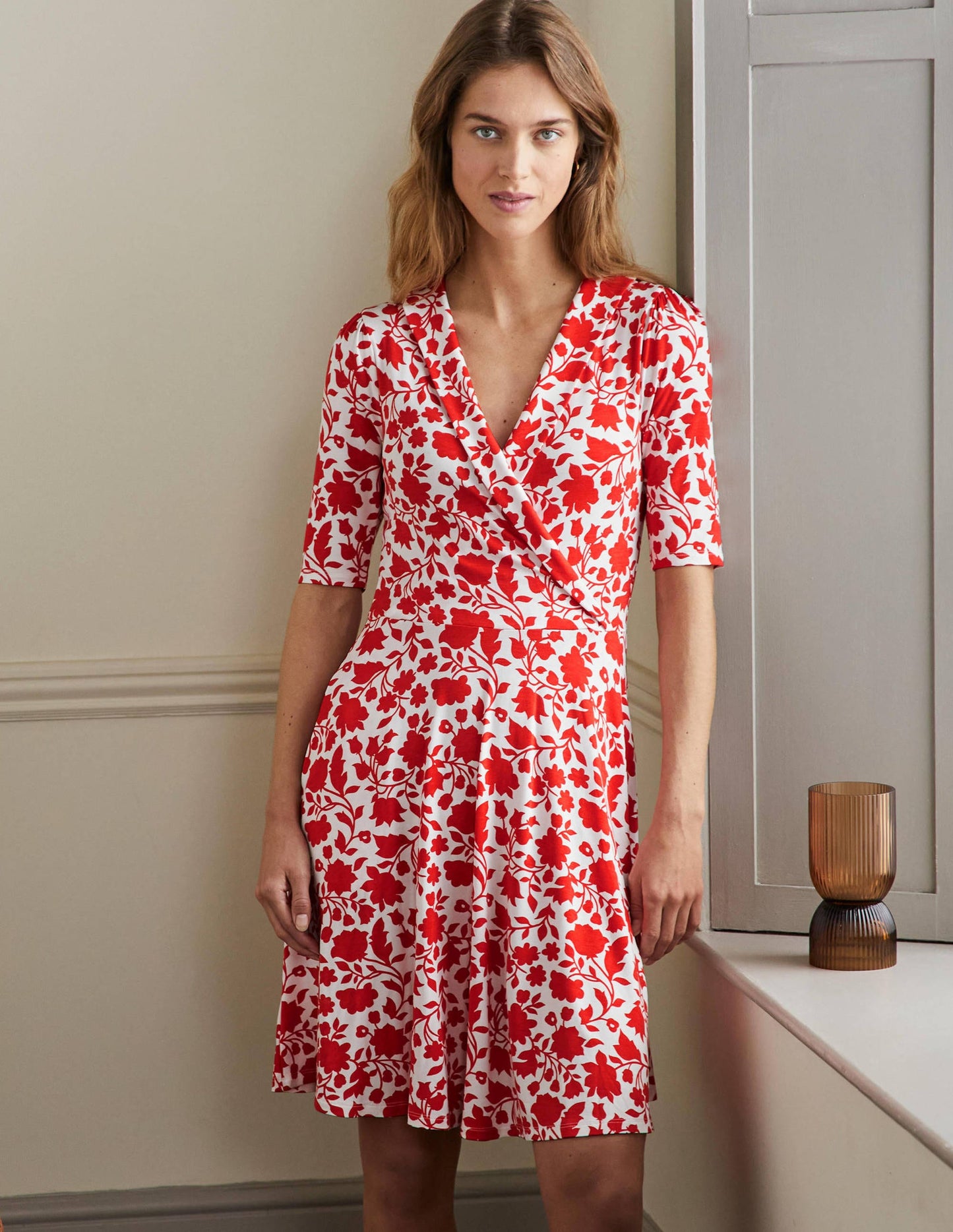 Jerseykleid mit fixierter Wickeloptik-Papayaorange, Botanische Silhouette