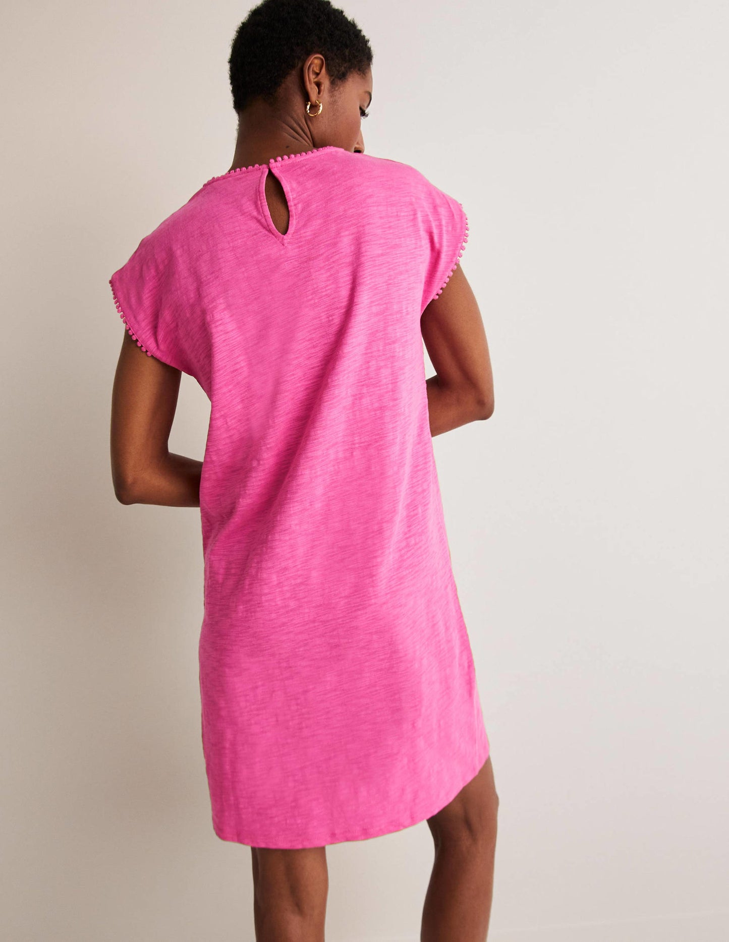 T-Shirt-Kleid aus Jersey mit Lochspitze-Knalliges Stiefmütterchen