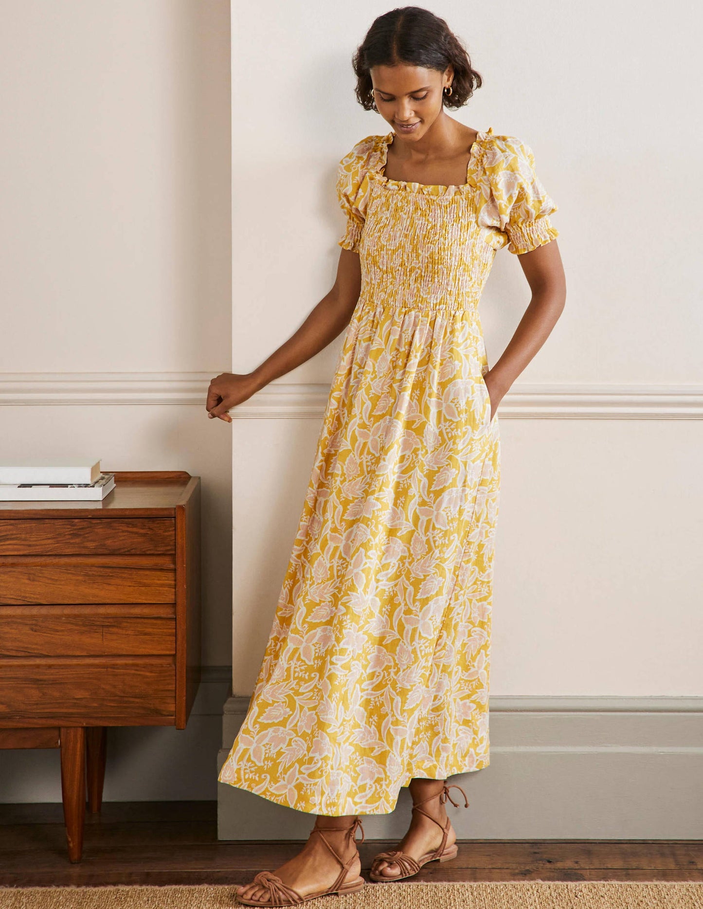 Midikleid mit gesmoktem Oberteil-Buttergelb, Wildblumen