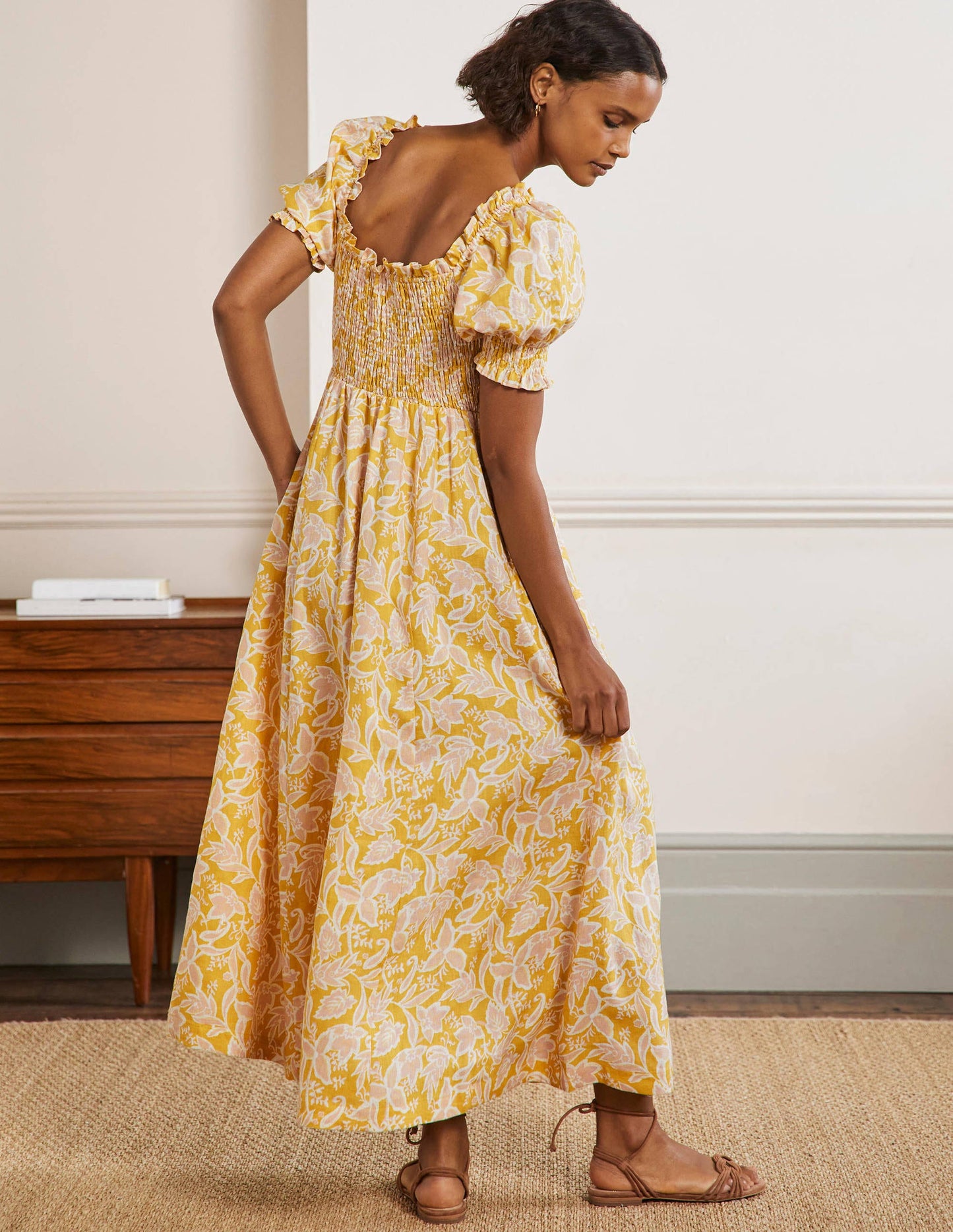 Midikleid mit gesmoktem Oberteil-Buttergelb, Wildblumen