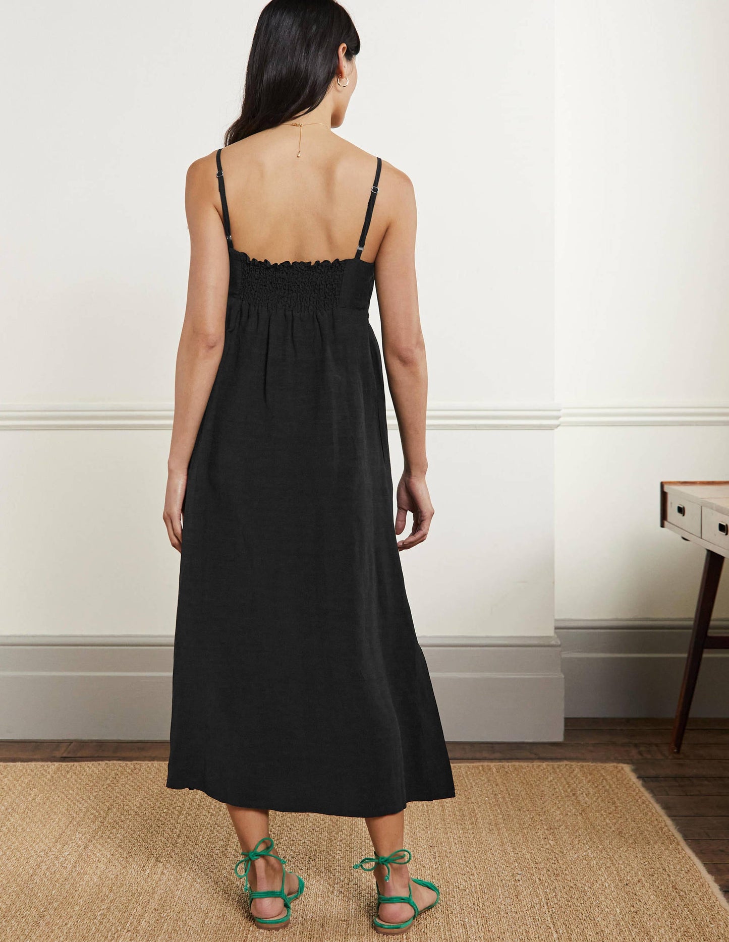 Midikleid mit Trägern-Schwarz