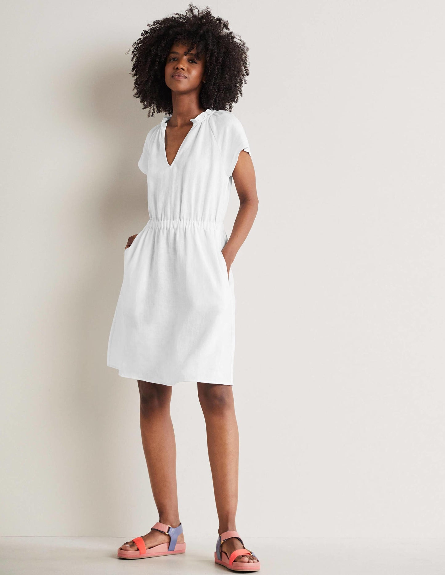 Kurzärmeliges Leinenkleid-Weiß