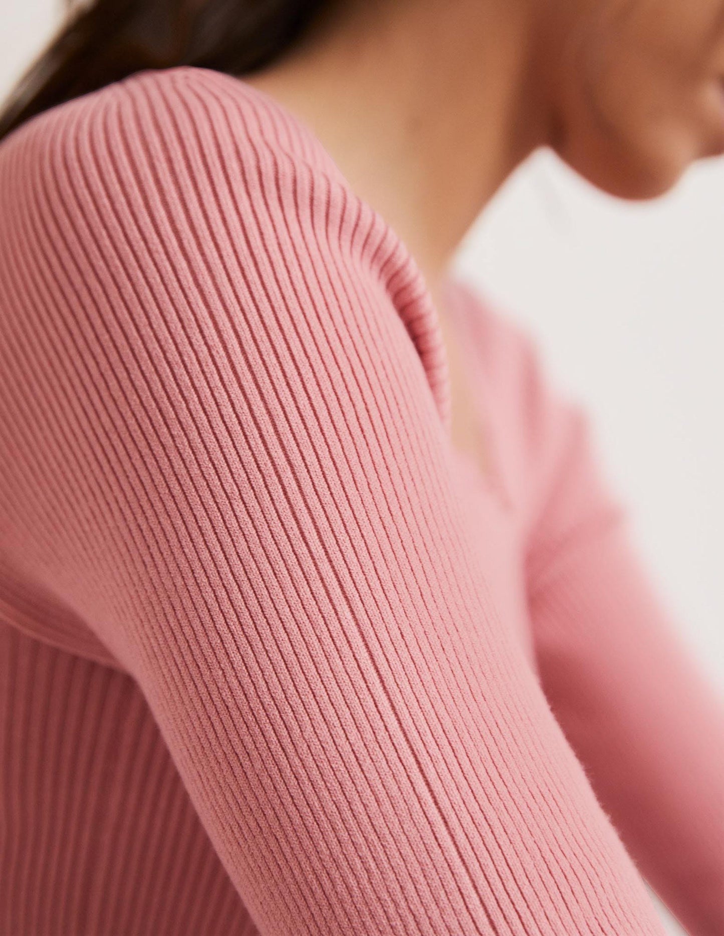 Rippstrickoberteil mit eckigem Ausschnitt-Mandelblütenrosa