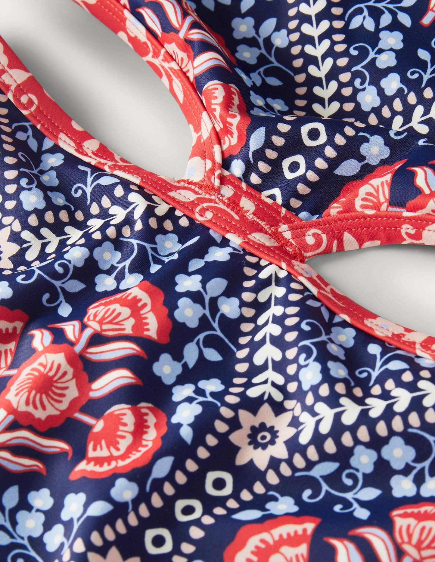 Alba Badeanzug mit Cut-out-Detail-Französisches Navy, Mohnblumen