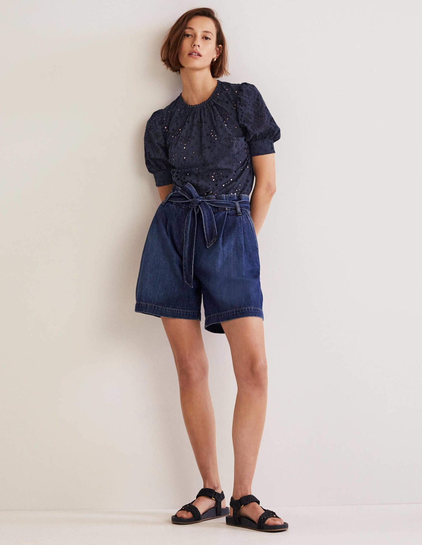 Oberteil mit Lochstickerei-Cut-outs-Marineblau