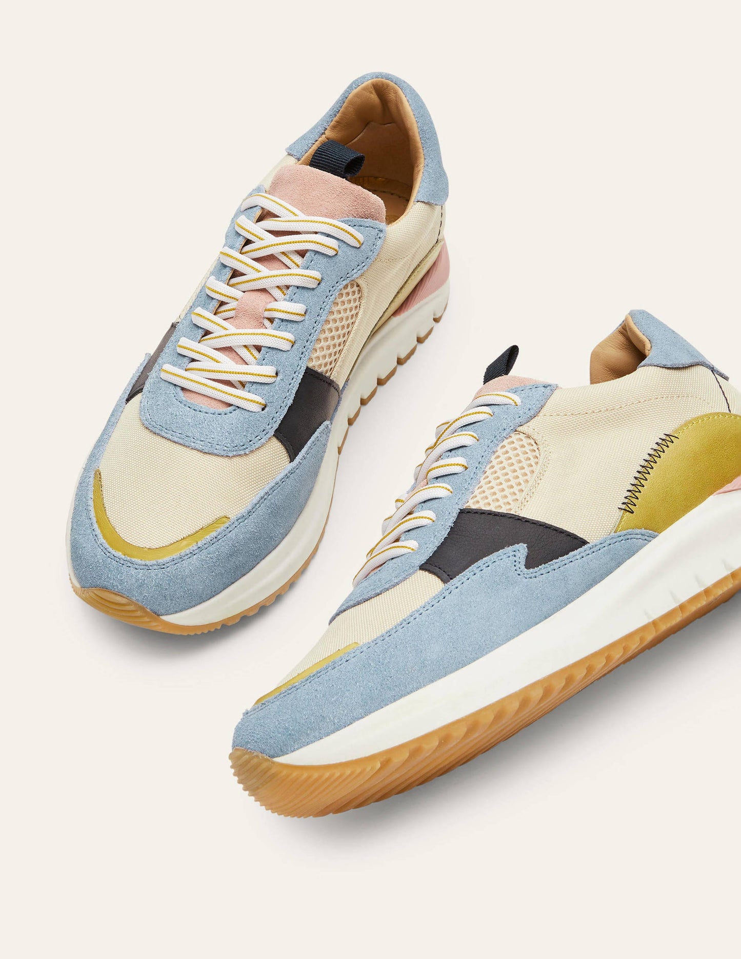 Turnschuhe mit Blockfarben-Morgendämmerungsblau