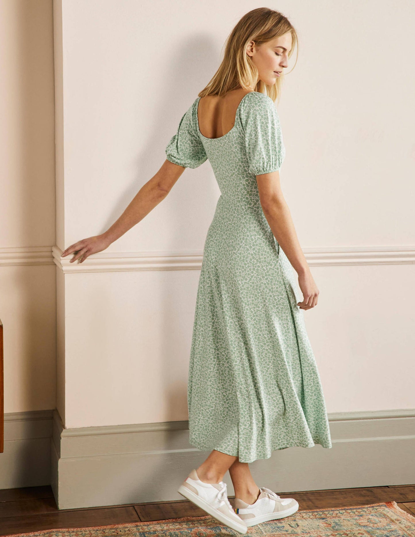 Maxikleid mit eckigem Ausschnitt-Zephirgrün, Blumenzweige