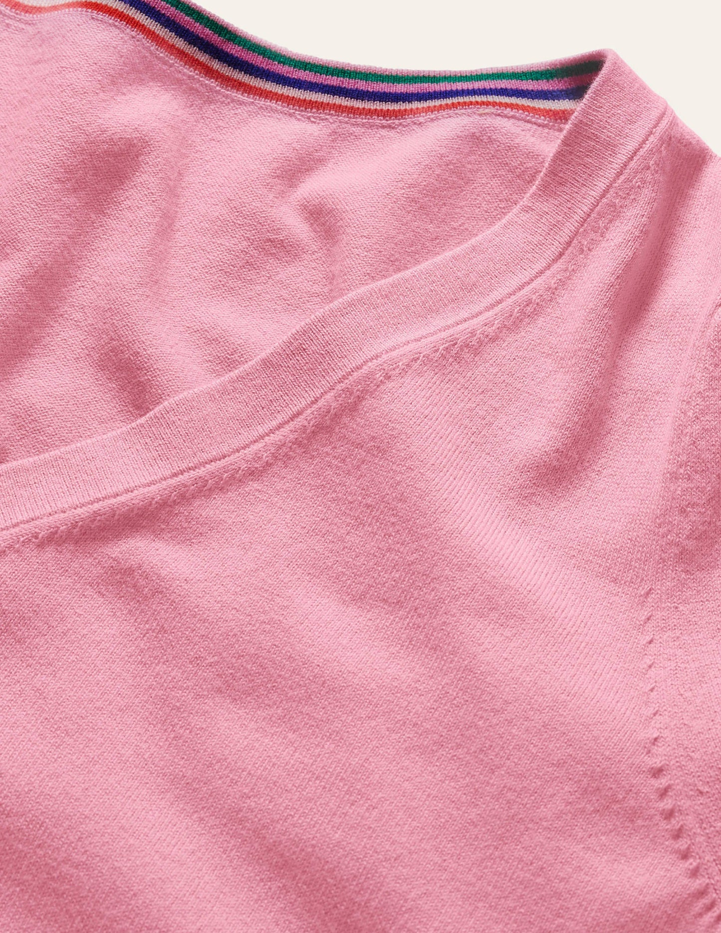 Baumwollpullover mit V-Ausschnitt-Blümchenrosa