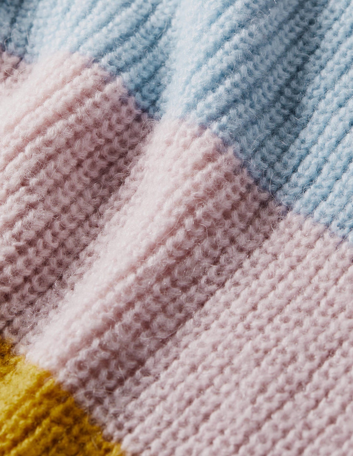 Flauschiger Pullover mit gerafften Blousonärmeln-Flauschiger Regenbogen, Bunt Gestreift