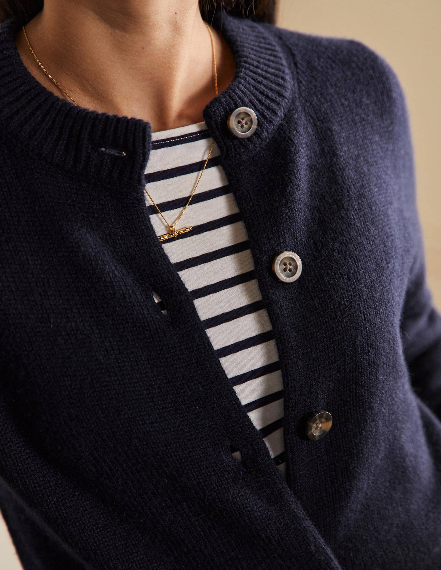 Grobgestrickter Kaschmircardigan-Marineblau
