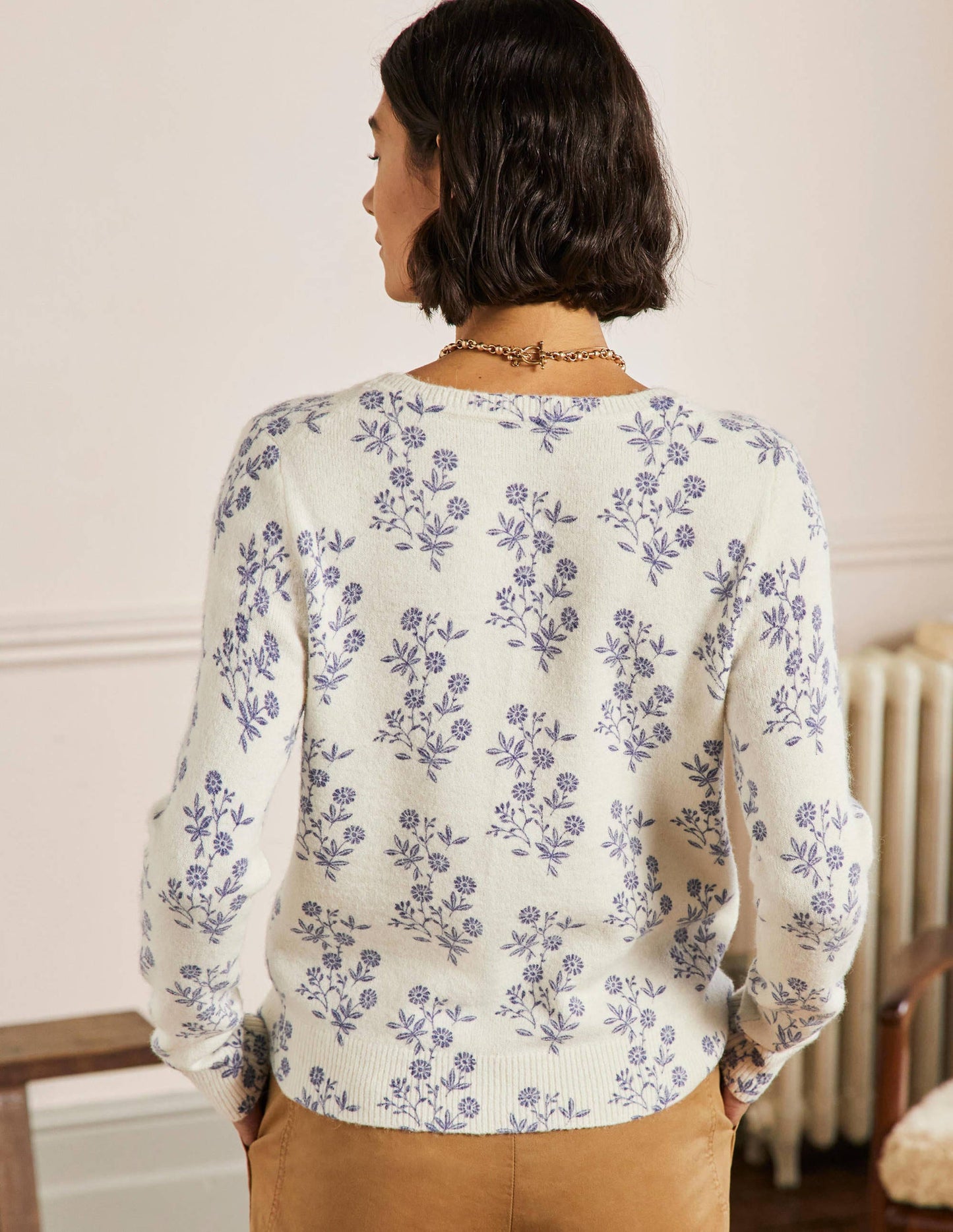 Anita Gemusterter flauschiger Cardigan-Naturweiß, Gruppierte Blätter