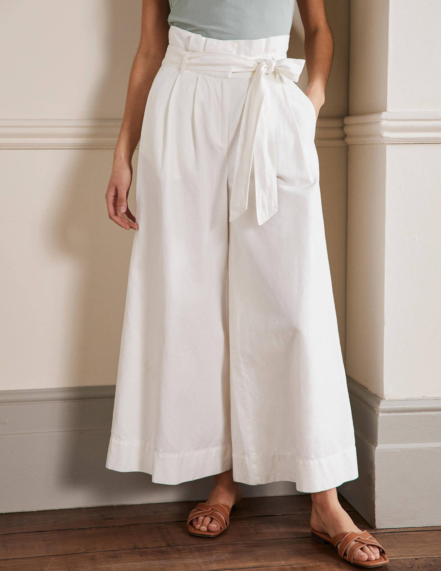 Culotte aus einer Leinenmischung mit weitem Bein-Weiß