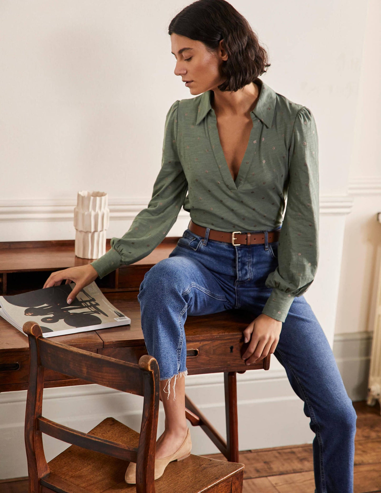 Collared Notch Neck Cotton Top-Alder Foil Flower
