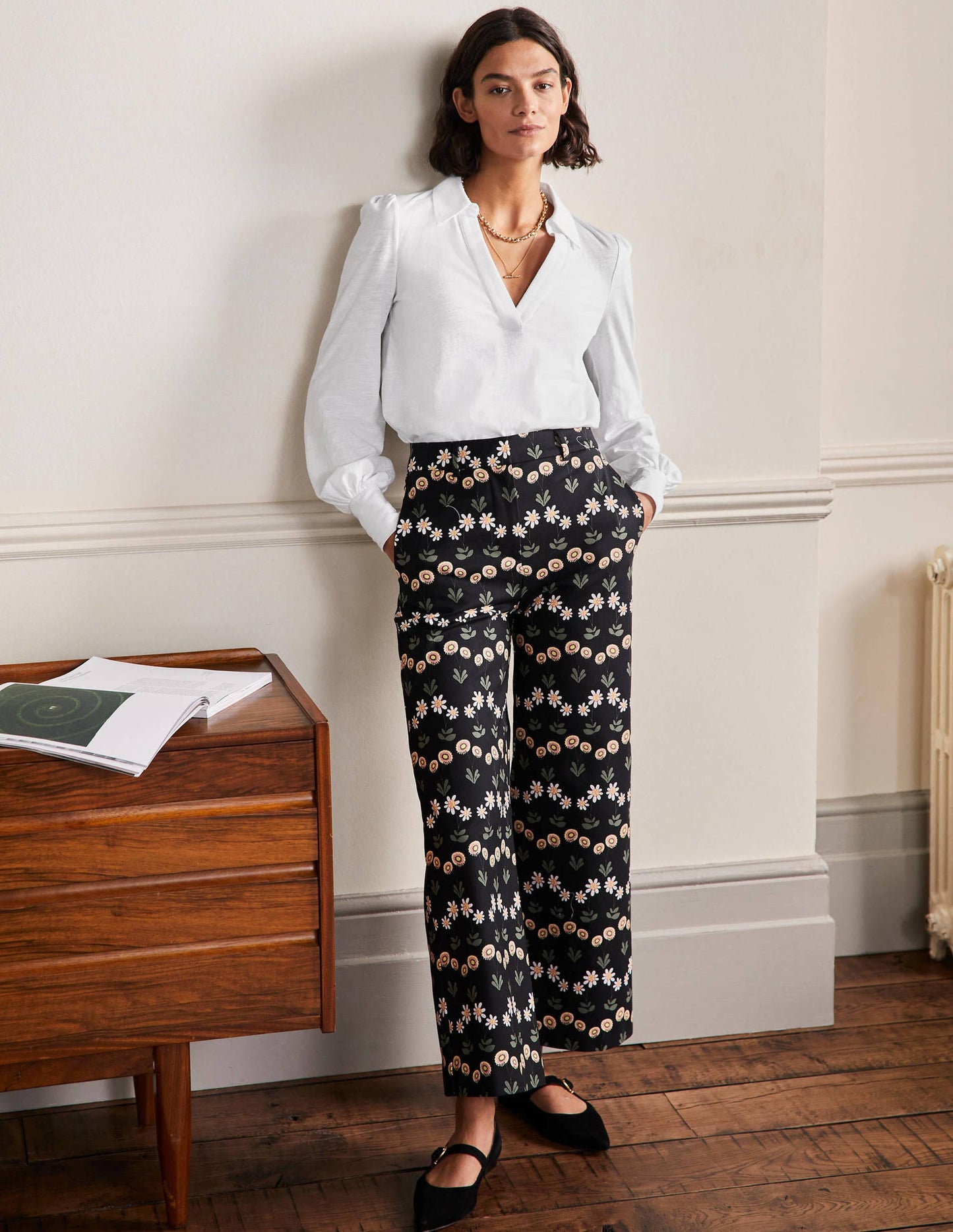 Collared Notch Neck Cotton Top-White