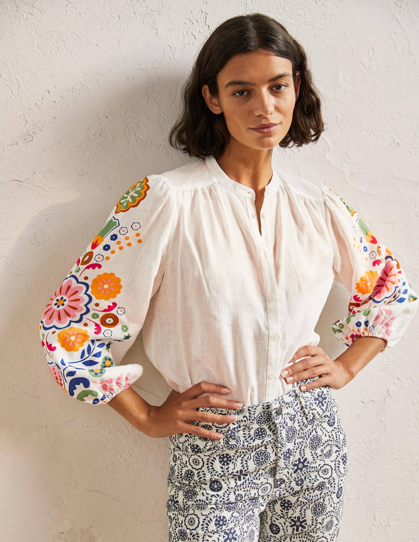 Blouse Becky manches longues en lin-Ivoire, motif Opulent Garden