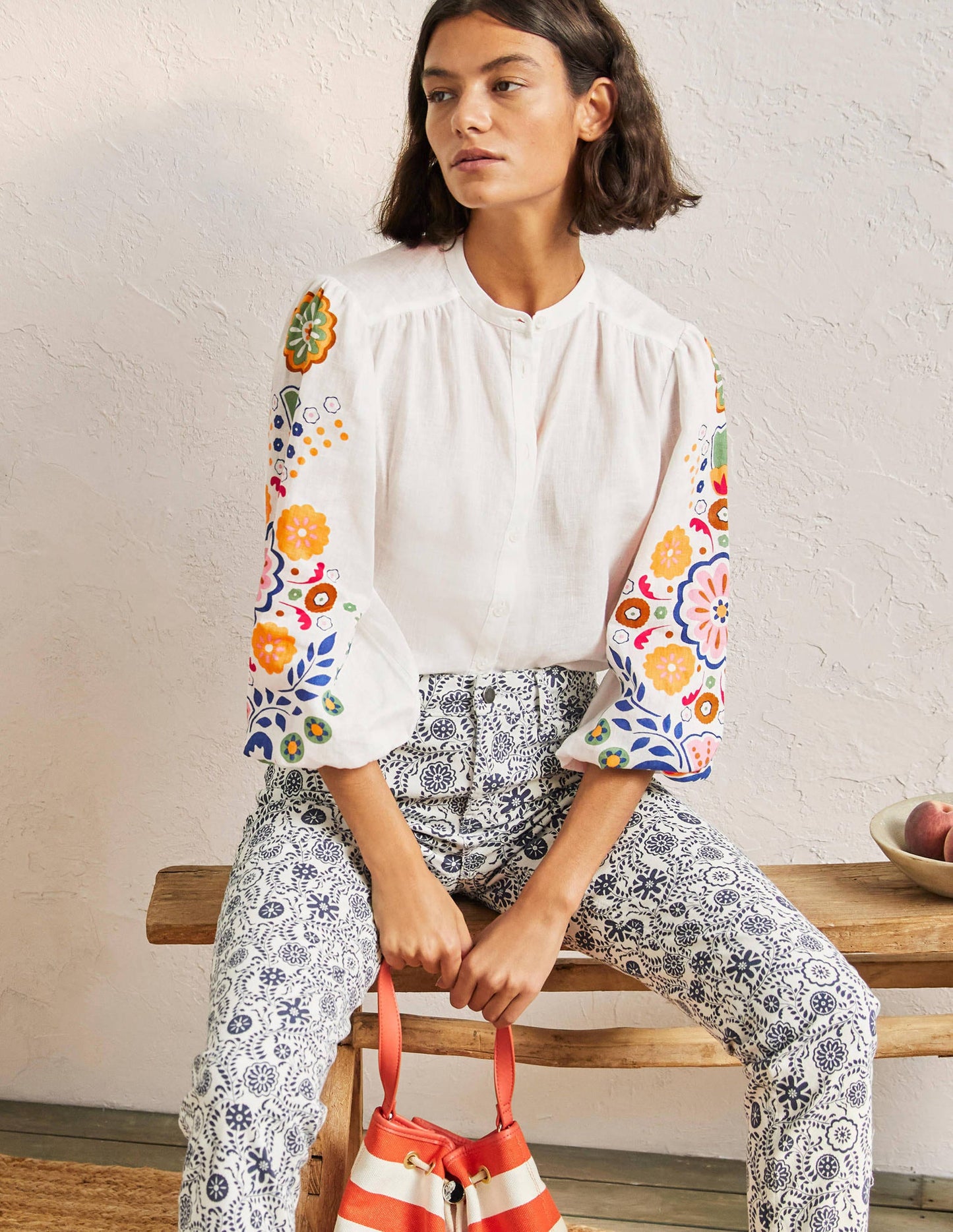Blouse Becky manches longues en lin-Ivoire, motif Opulent Garden