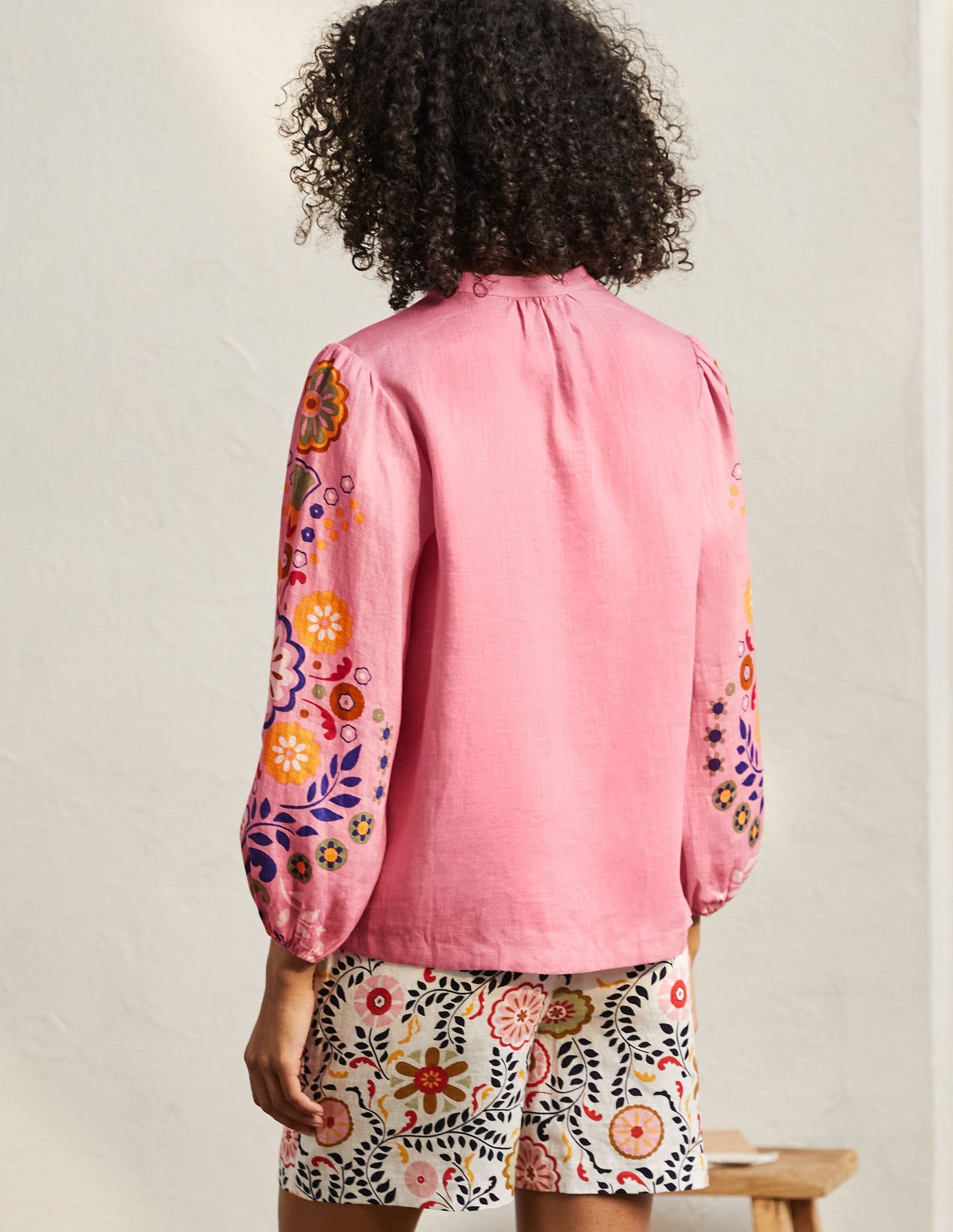 Blouse Becky manches longues en lin-Rose formica, motif Opulent Garden