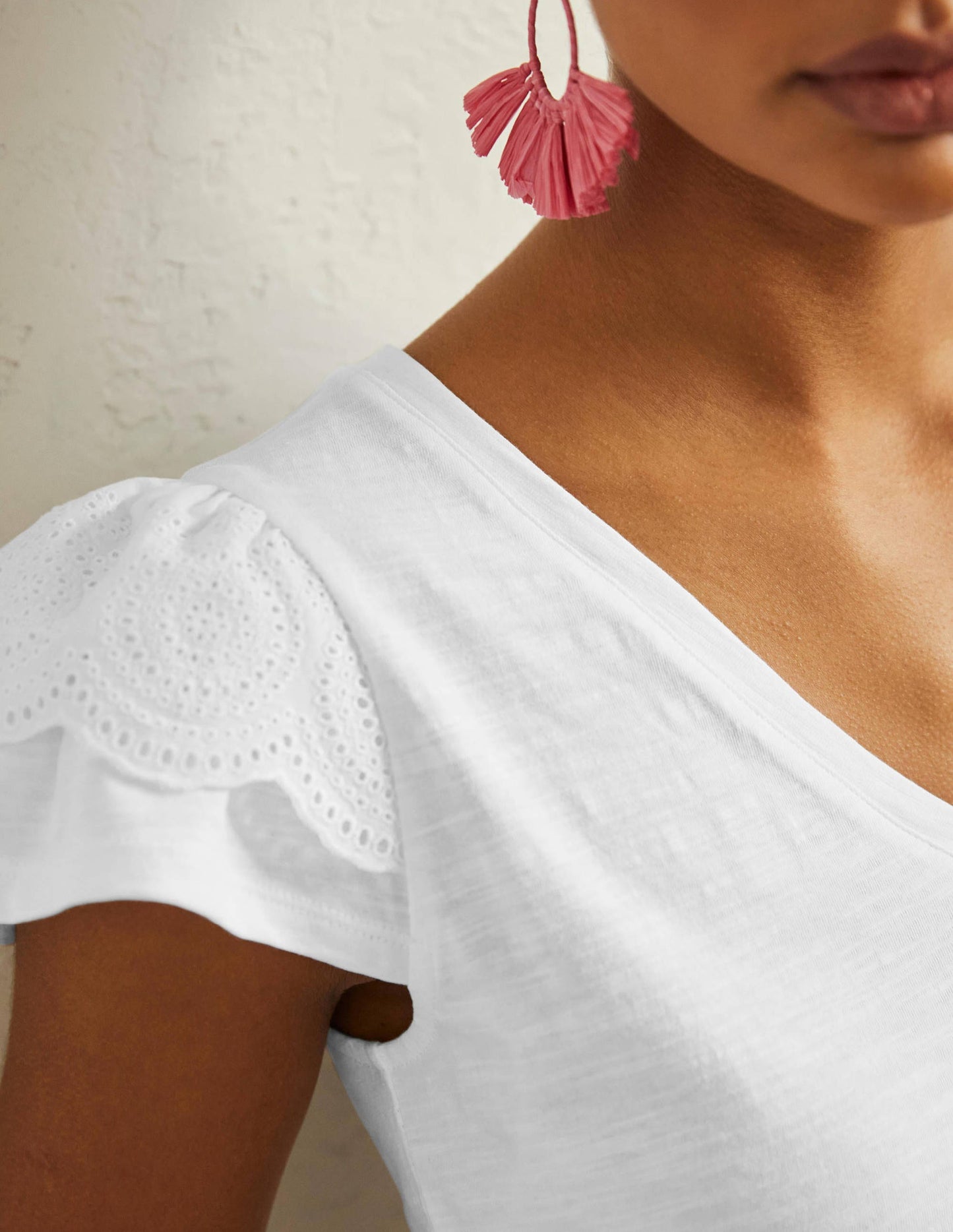 Broderie Cotton V-Neck T-Shirt-White