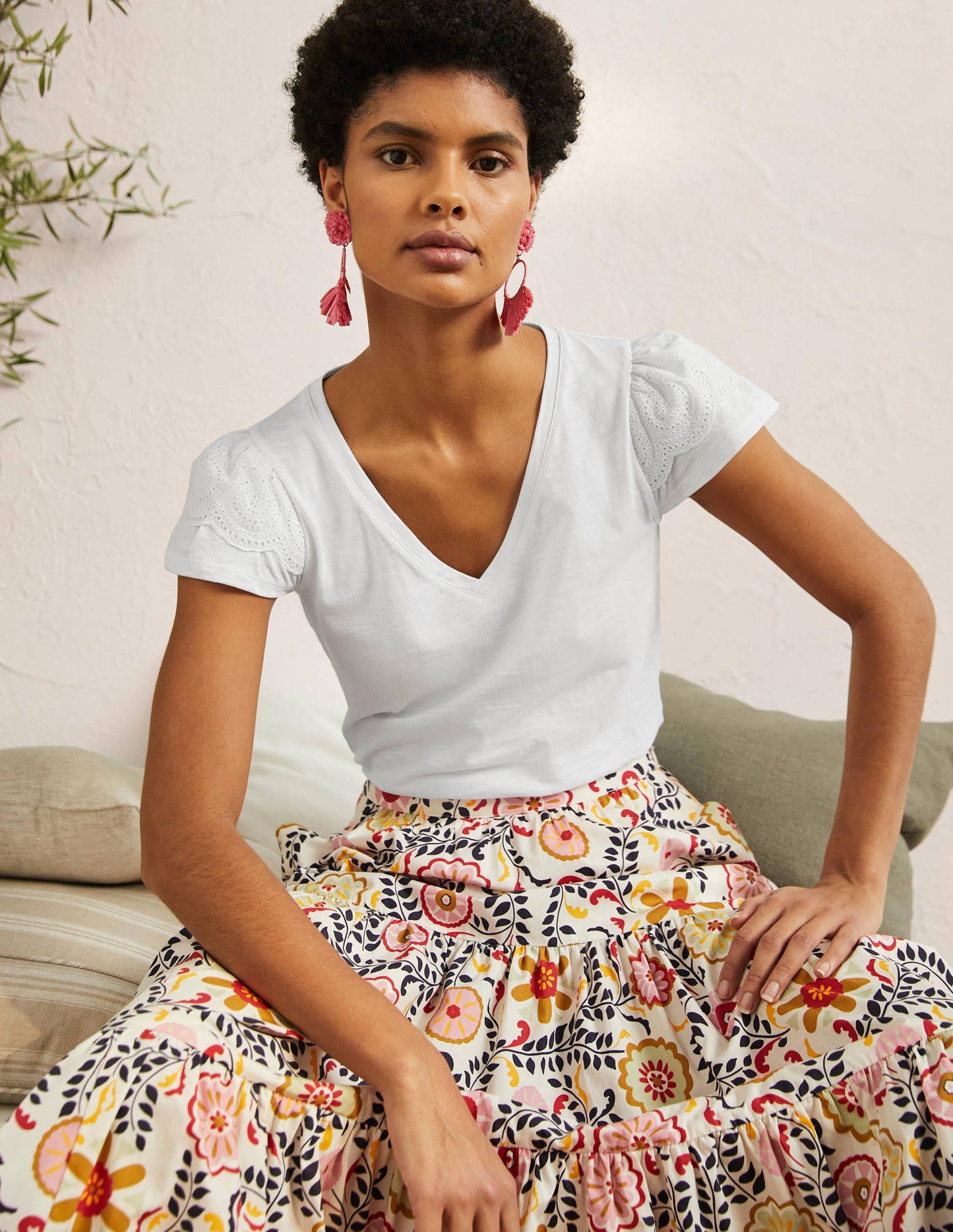 Broderie Cotton V-Neck T-Shirt-White