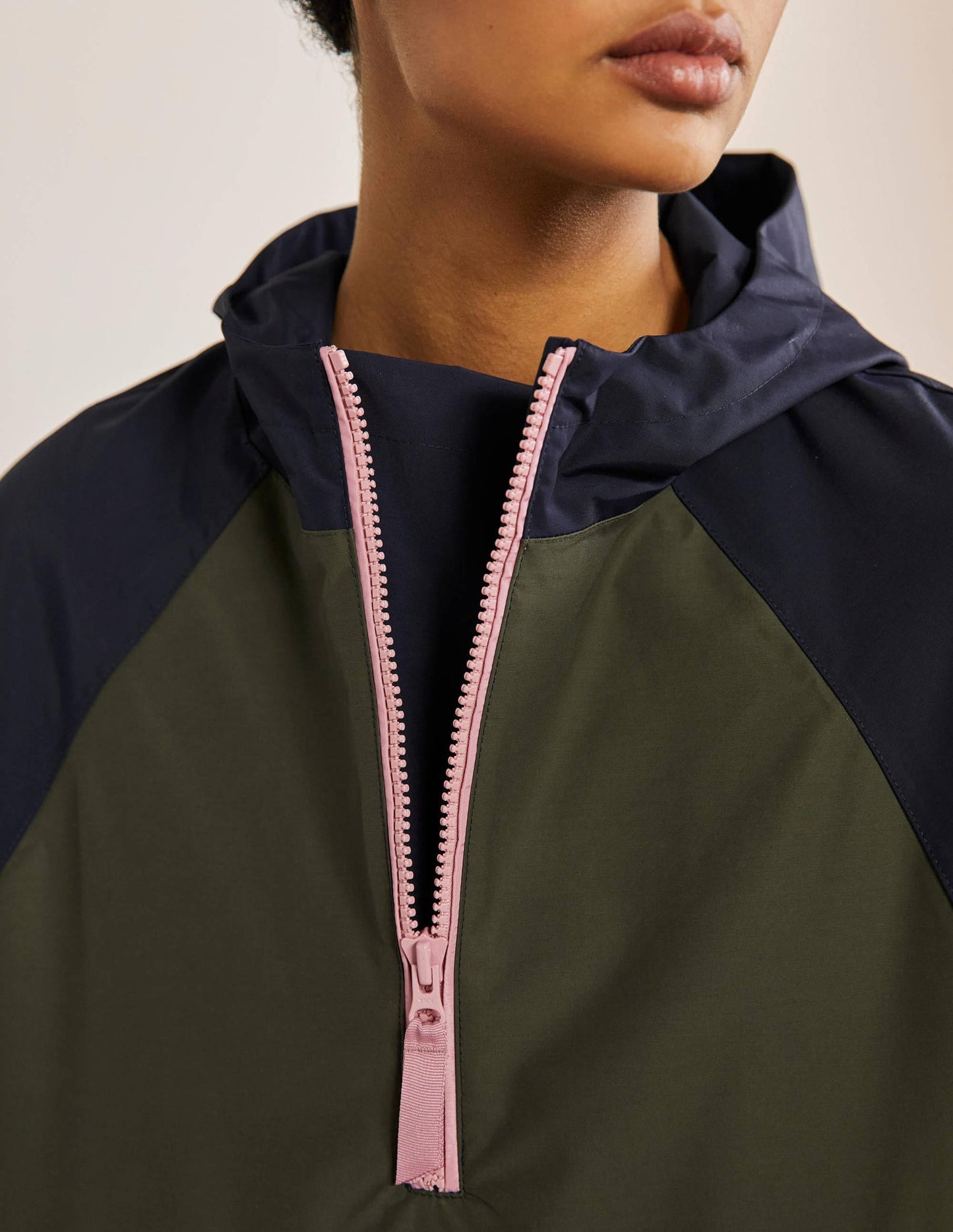 Belle Anorak zum Verstauen-Navy/Khaki