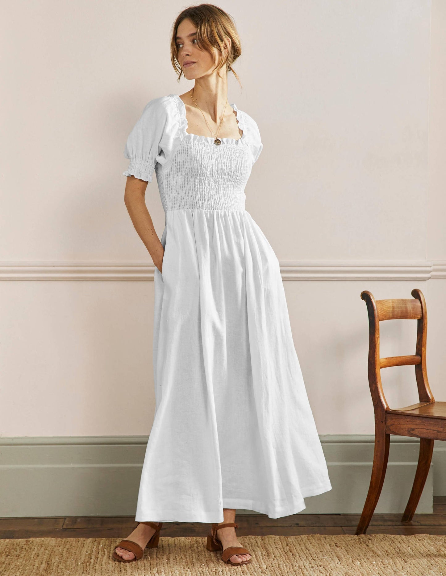 Midikleid mit gesmoktem Oberteil-Weiß